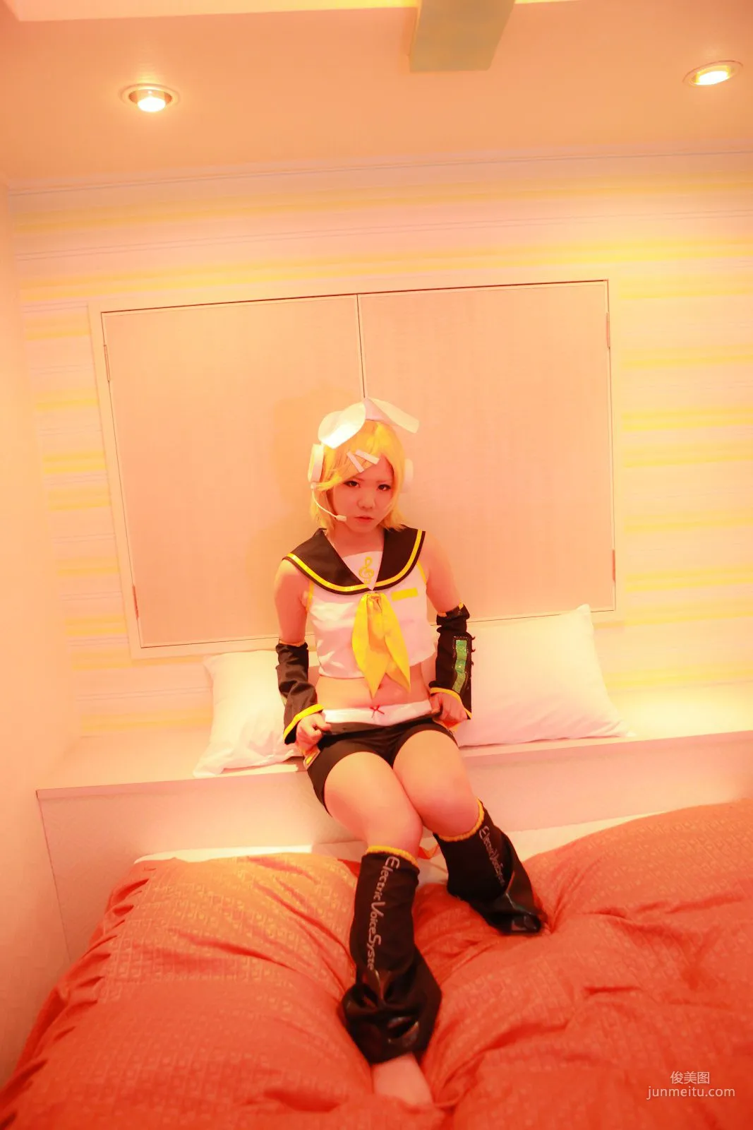 Mana Tanaka, VOCALOID Kagamine Rin [Cosplay Collection] Photo Set photo 7