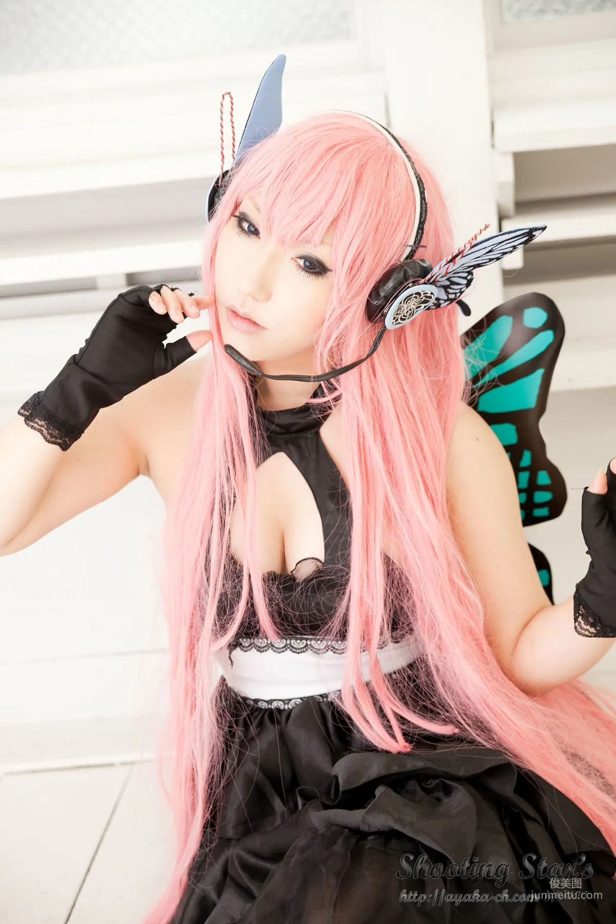 绫香 (Sakuサク) 《VOCALOID》 Megurine Luka [Shooting Star's] 寫真集 30