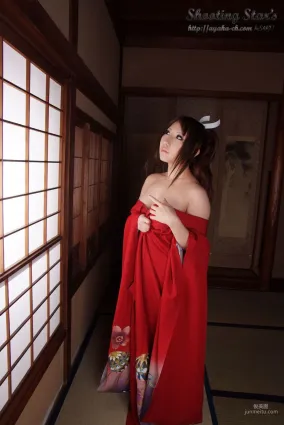 绫香 (Sakuサク) 《Garou Densetsu》Shiranui Mai 2[Shooting Star's] 寫真集