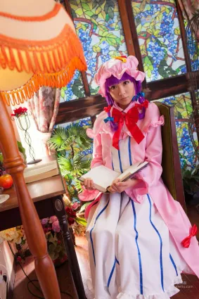早乙女らぶ 《東方Project》パチュリー(Patchouli)·ノーレッジ 寫真集