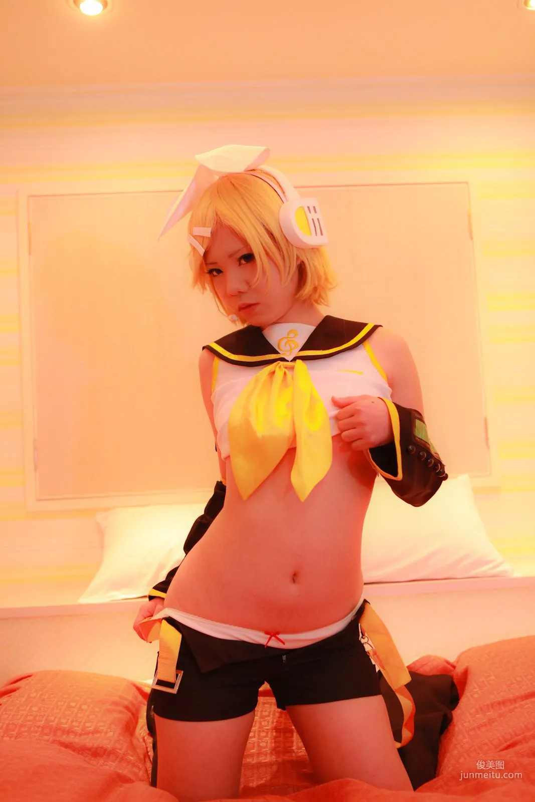 Mana Tanaka, VOCALOID Kagamine Rin [Cosplay Collection] Photo Set photo 30