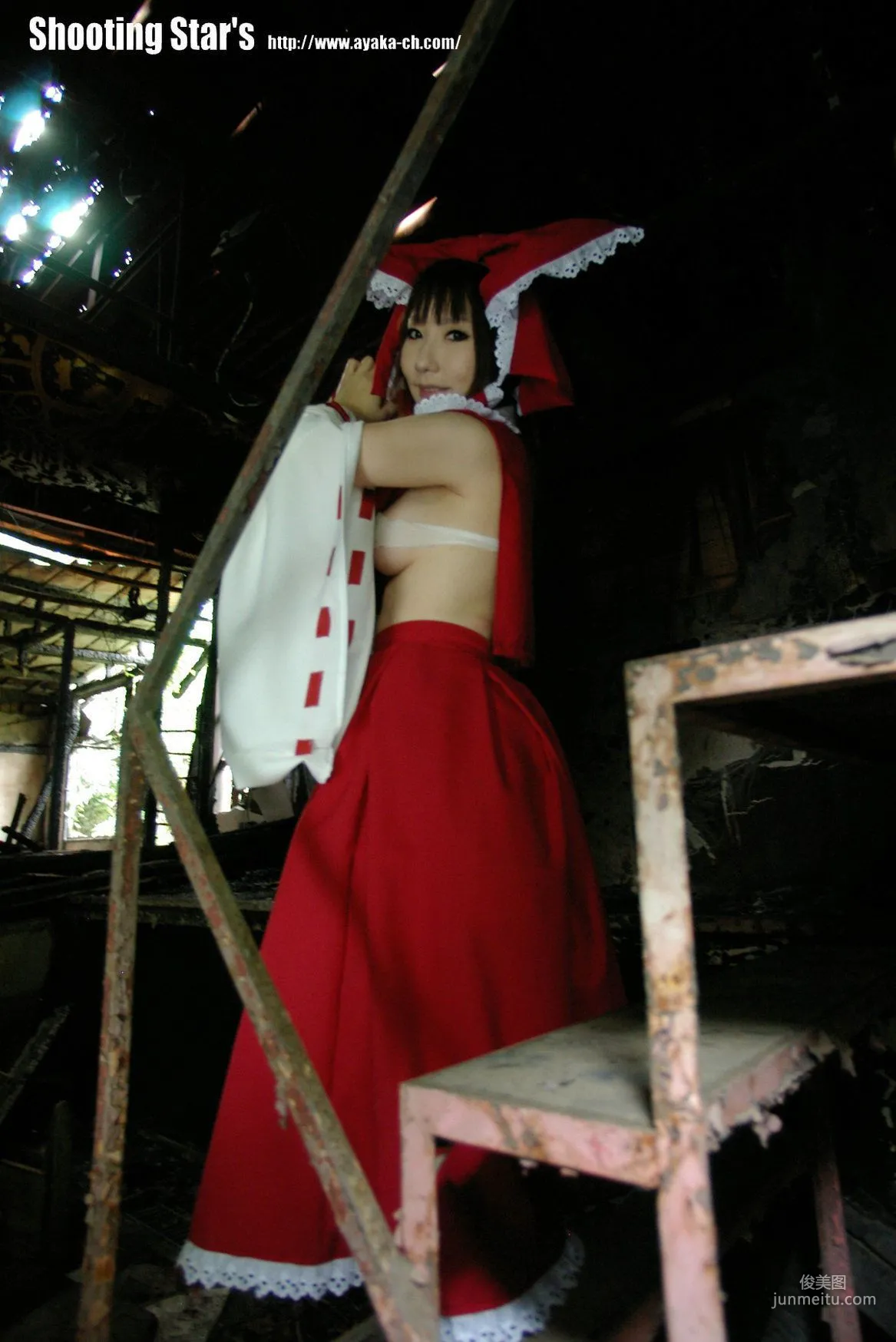 绫香 (Saku サク) 《Touhou Project》Hakurei Reimu+Kirisame Marisa [Shooting Star's] 寫真集 23