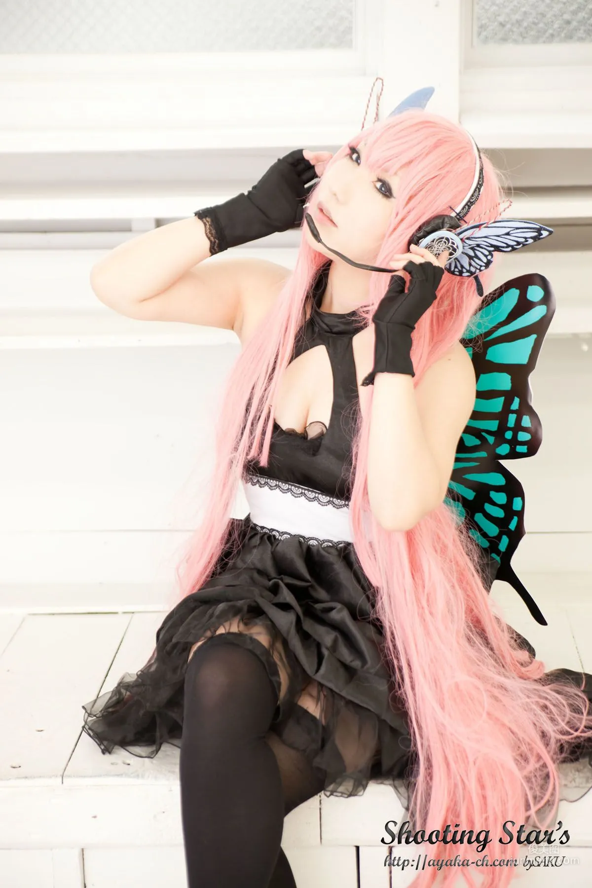 绫香 (Sakuサク) 《VOCALOID》 Megurine Luka [Shooting Star's] 寫真集 40