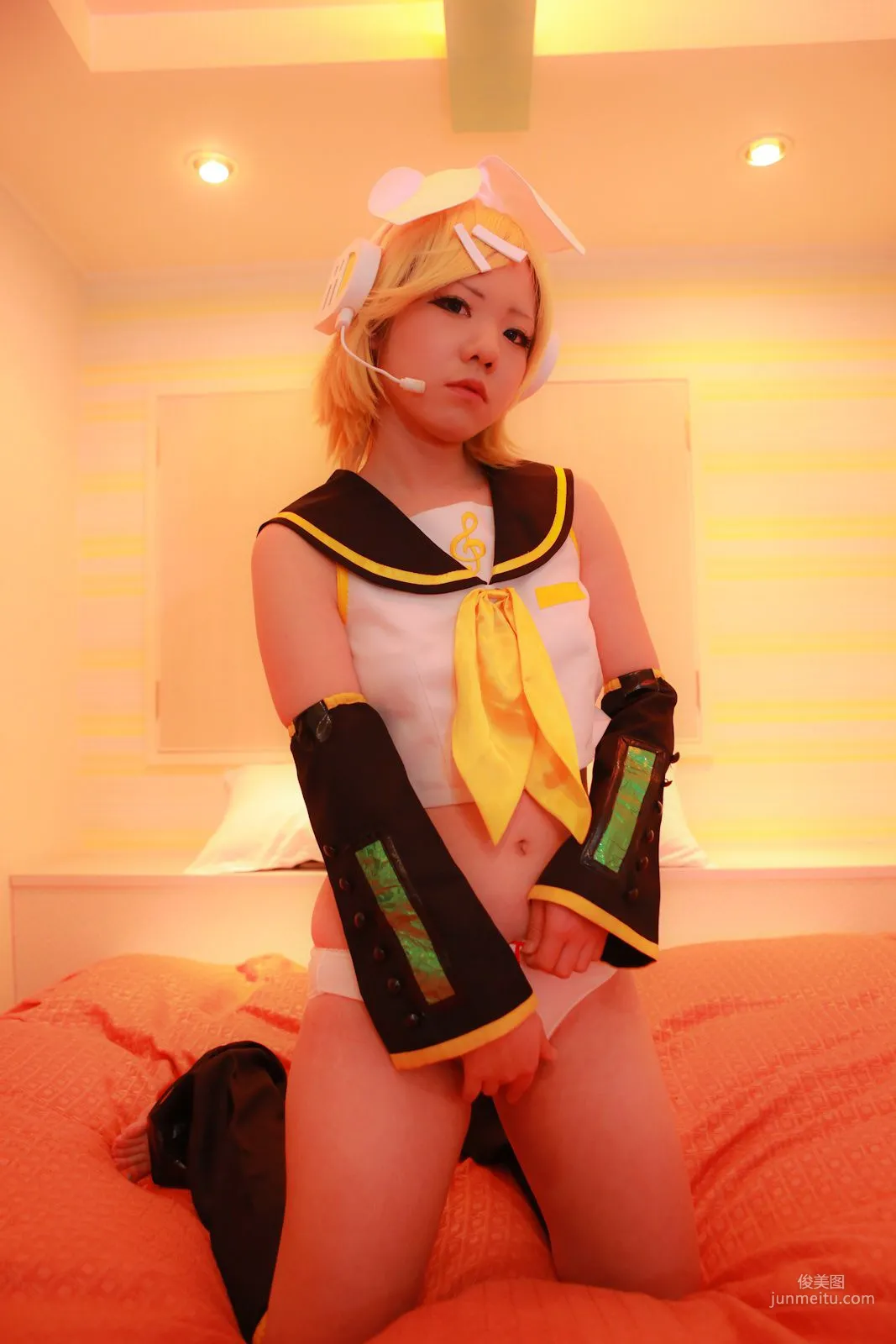 Mana Tanaka, VOCALOID Kagamine Rin [Cosplay Collection] Photo Set photo 55