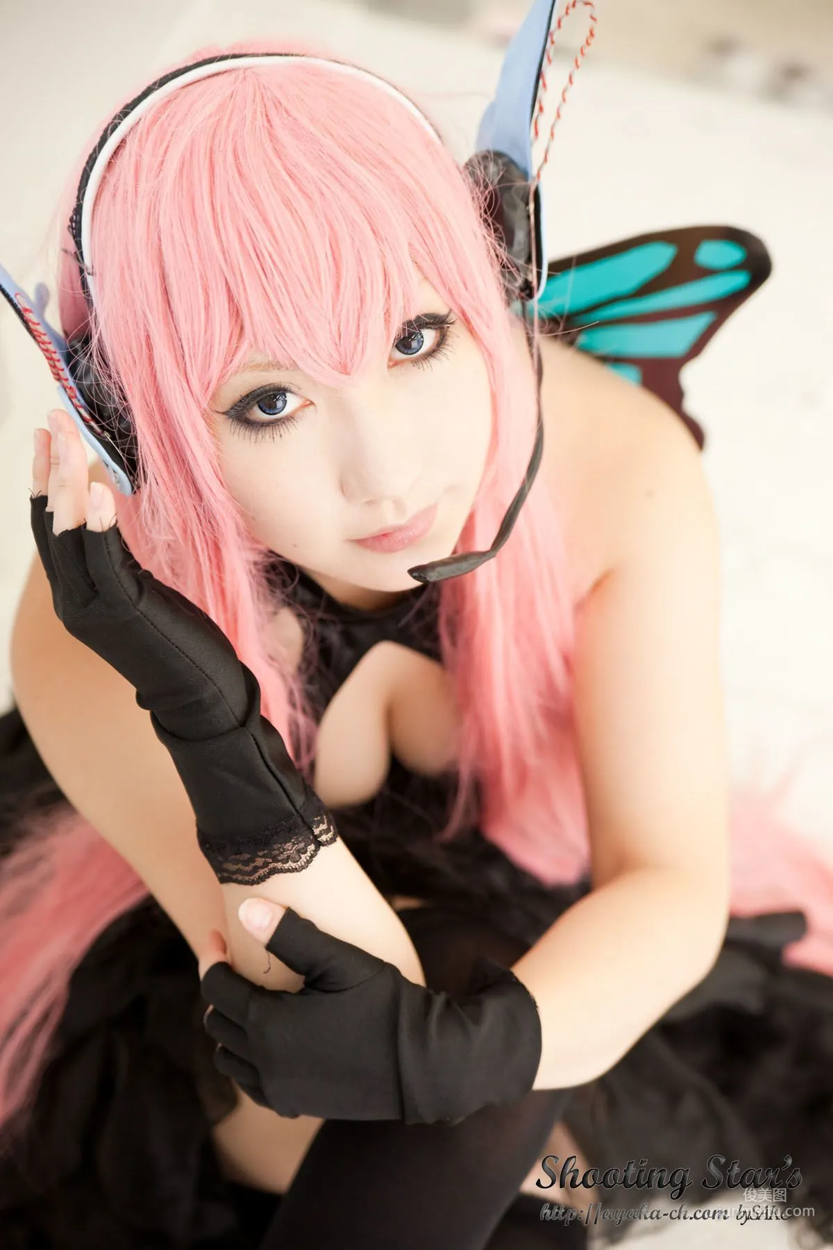 绫香 (Sakuサク) 《VOCALOID》 Megurine Luka [Shooting Star's] 寫真集 35