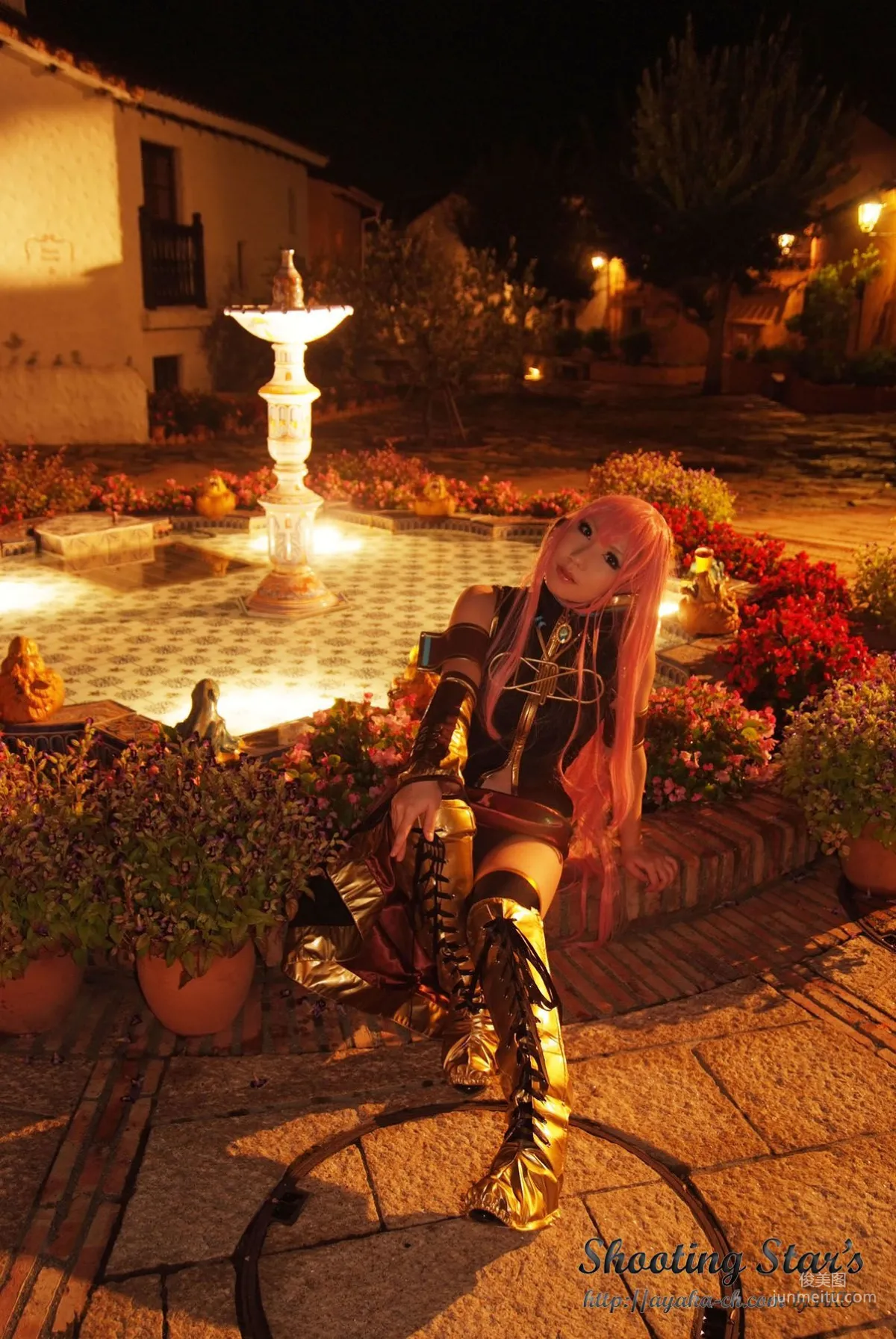 绫香 (Sakuサク) 《VOCALOID》 Megurine Luka [Shooting Star's] 寫真集 125