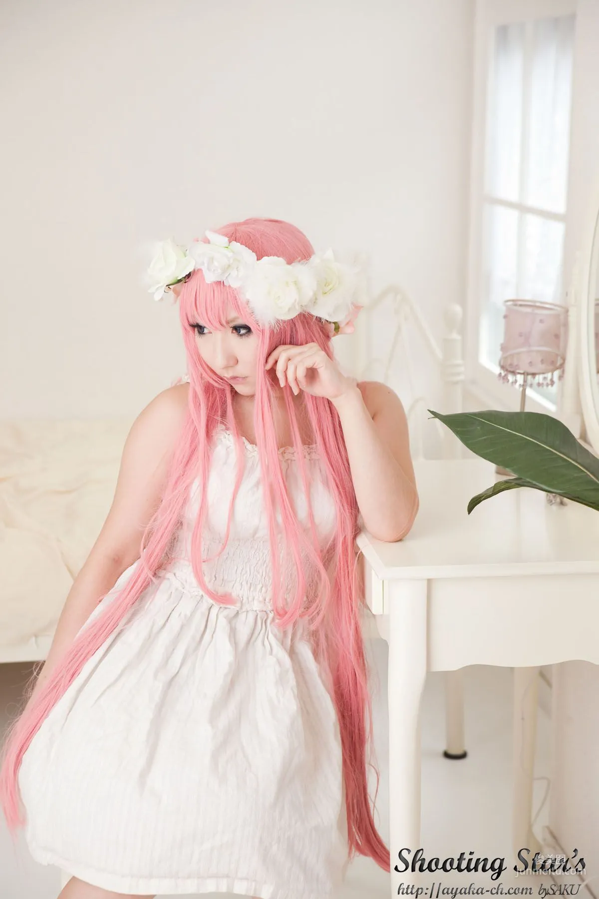 绫香 (Sakuサク) 《VOCALOID》 Megurine Luka [Shooting Star's] 寫真集 96