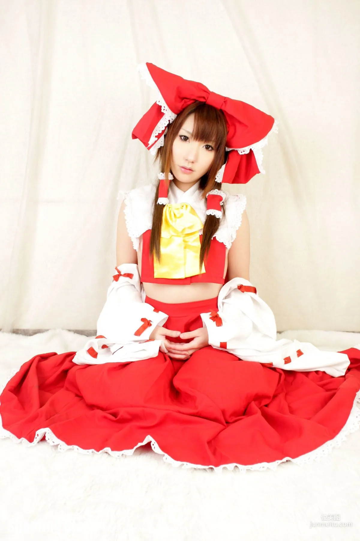 绫香 (Saku サク) 《Touhou Project》Hakurei Reimu+Kirisame Marisa [Shooting Star's] 寫真集 96