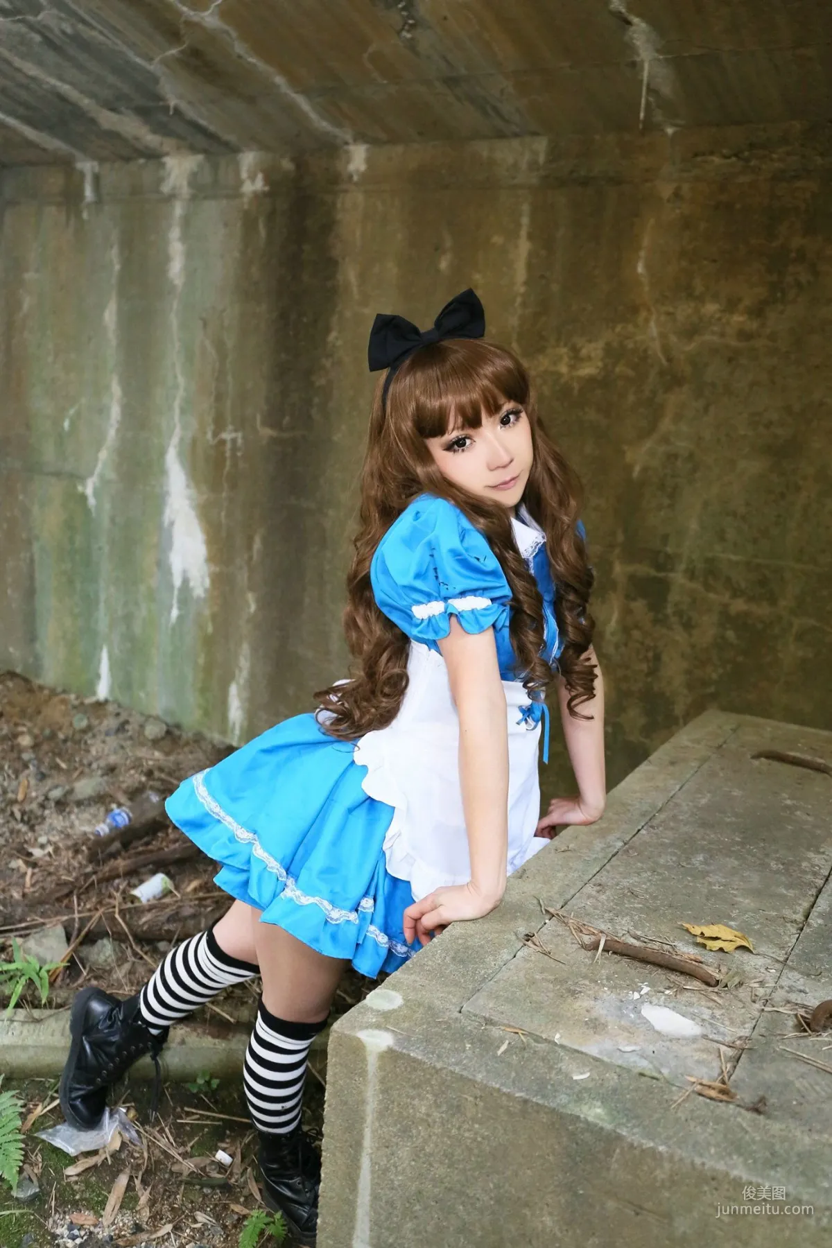 日暮らん 《Alice's Adventures in Wonderland》 Lite.Ver. [HBS] 寫真集 4