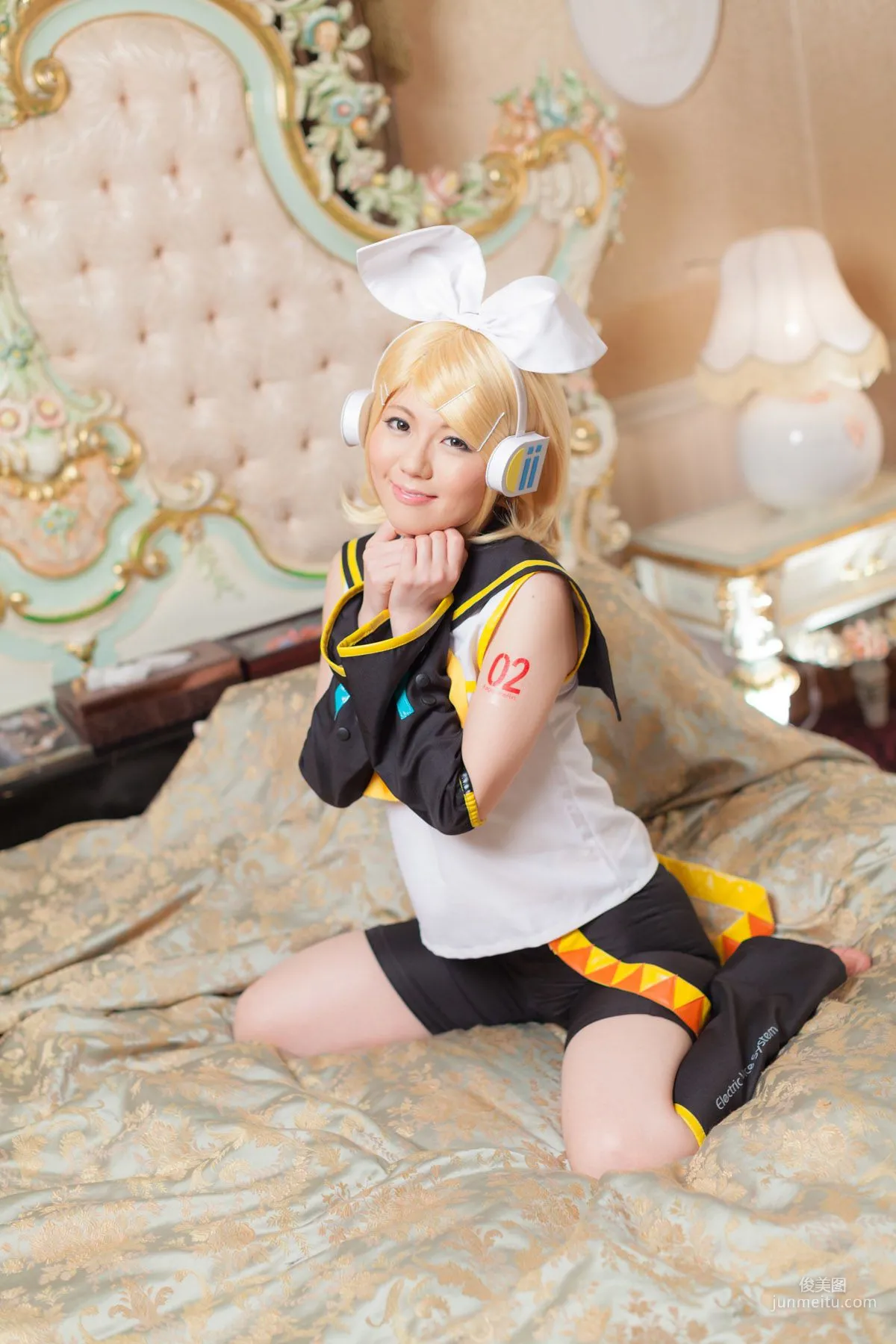 Mai Araki, VOCALOID Kagamine Rin [Cosplay Collection] Photo Set photo 3