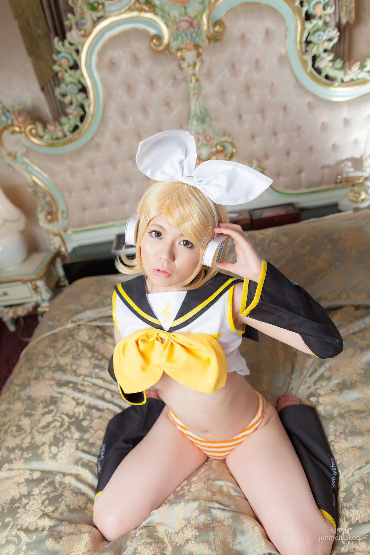 Mai Araki, VOCALOID Kagamine Rin [Cosplay Collection] Photo Set photo 79