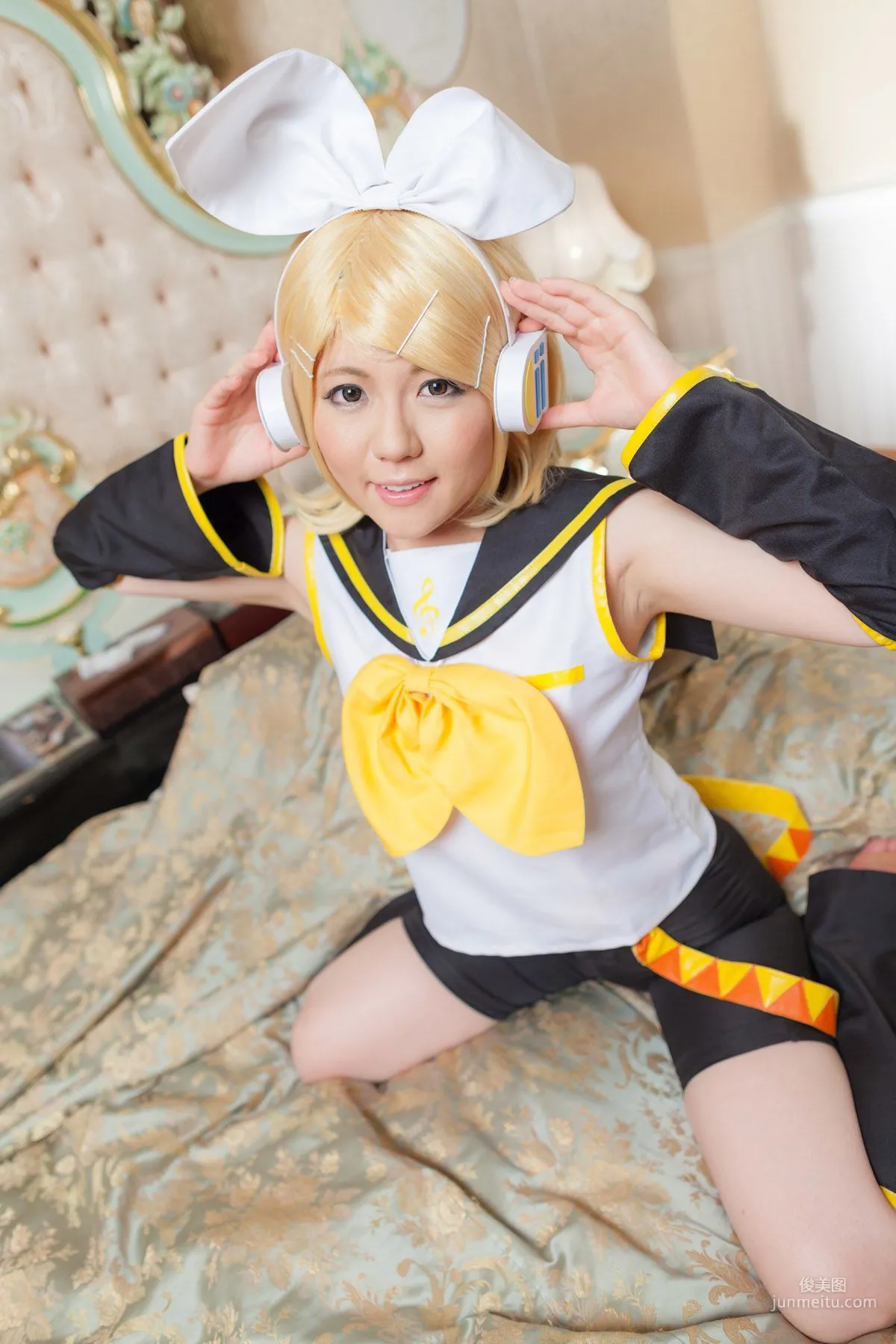 Mai Araki, VOCALOID Kagamine Rin [Cosplay Collection] Photo Set photo 11