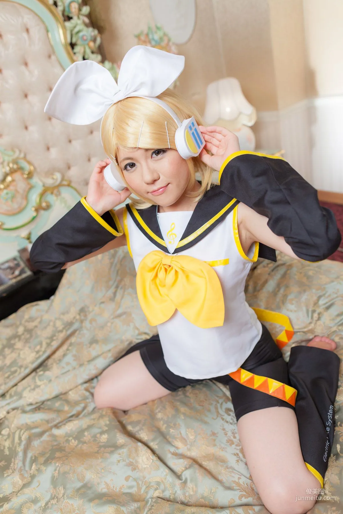 Mai Araki, VOCALOID Kagamine Rin [Cosplay Collection] Photo Set photo 13