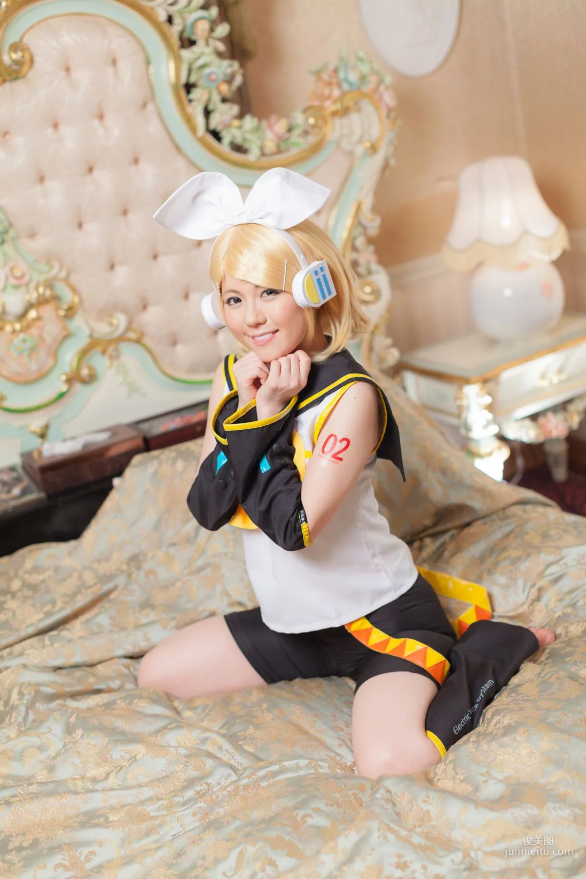 Mai Araki, VOCALOID Kagamine Rin [Cosplay Collection] Photo Set photo 4