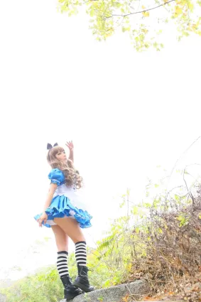 日暮らん 《Alice's Adventures in Wonderland》 Lite.Ver. [HBS] 寫真集