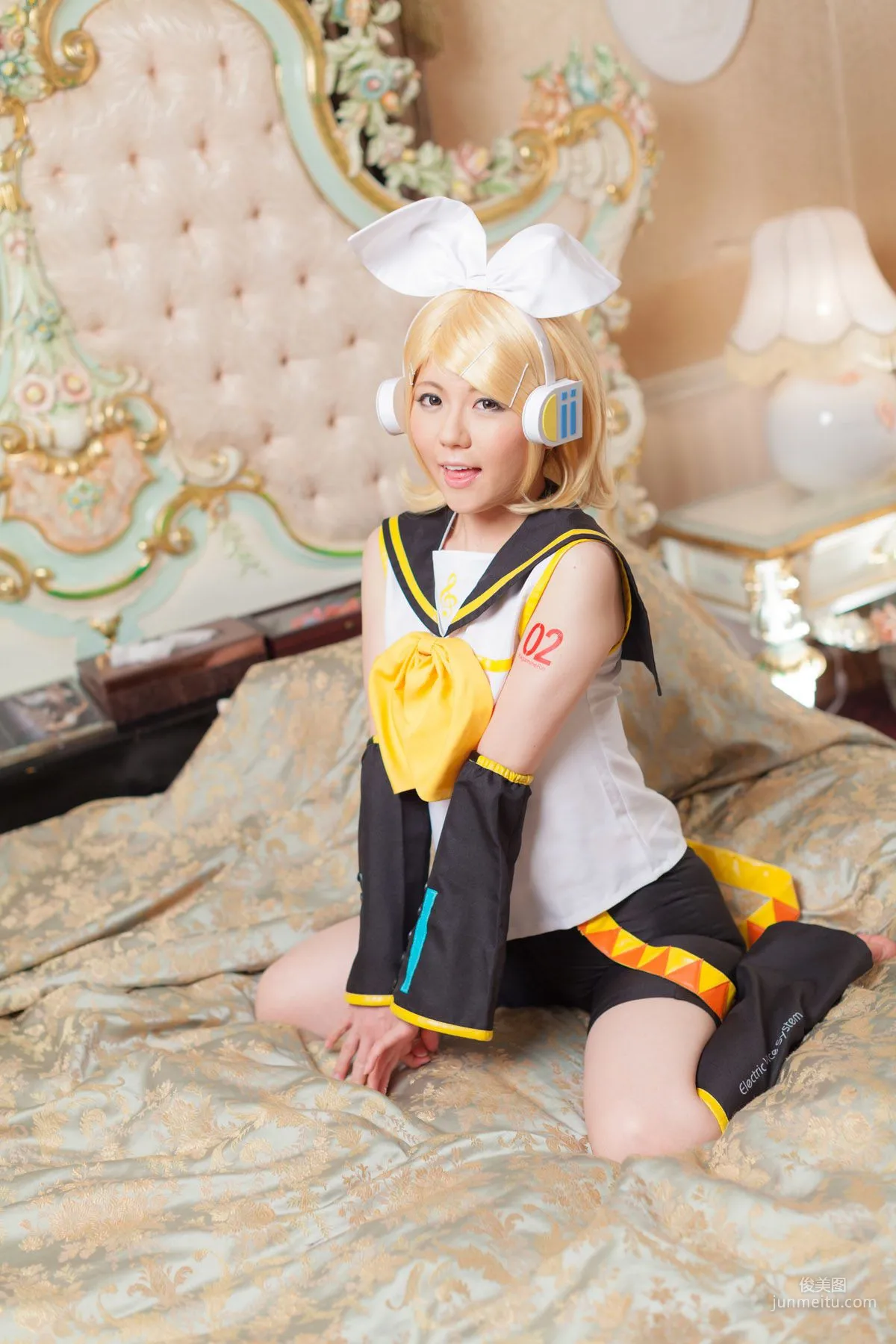 Mai Araki, VOCALOID Kagamine Rin [Cosplay Collection] Photo Set photo 1