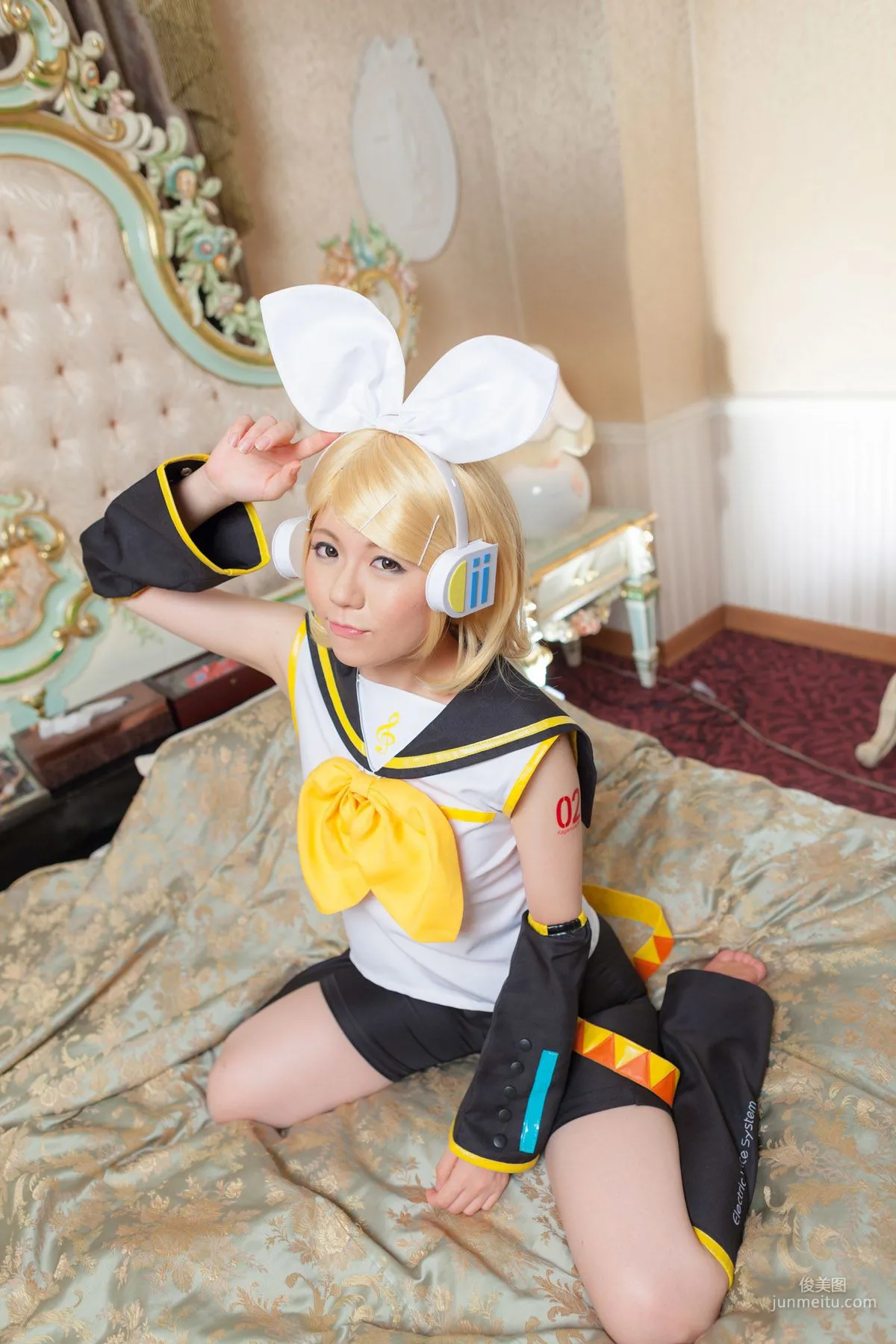 Mai Araki, VOCALOID Kagamine Rin [Cosplay Collection] Photo Set photo 17