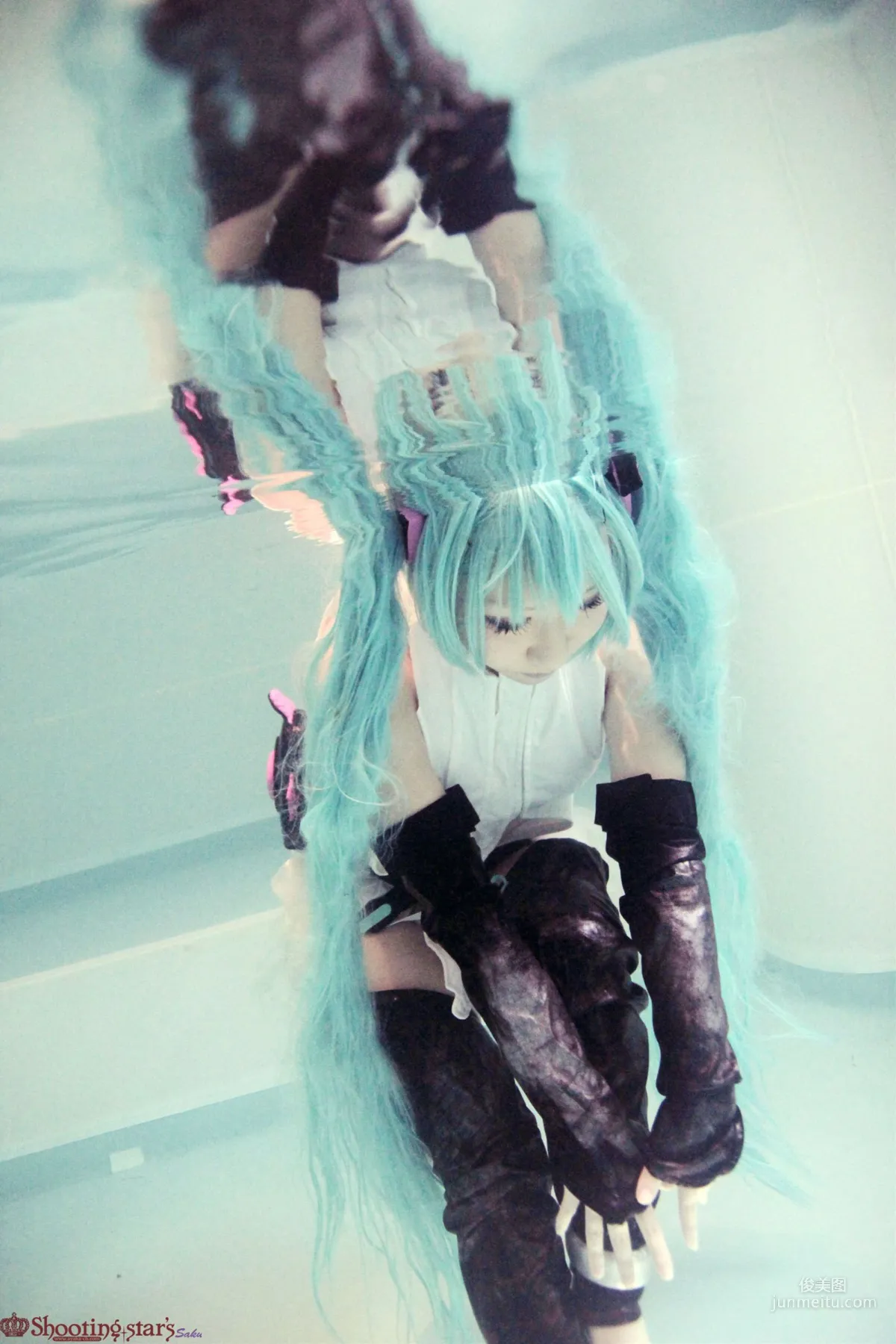Saku: Cosplay Collection VOCALOID photo 4