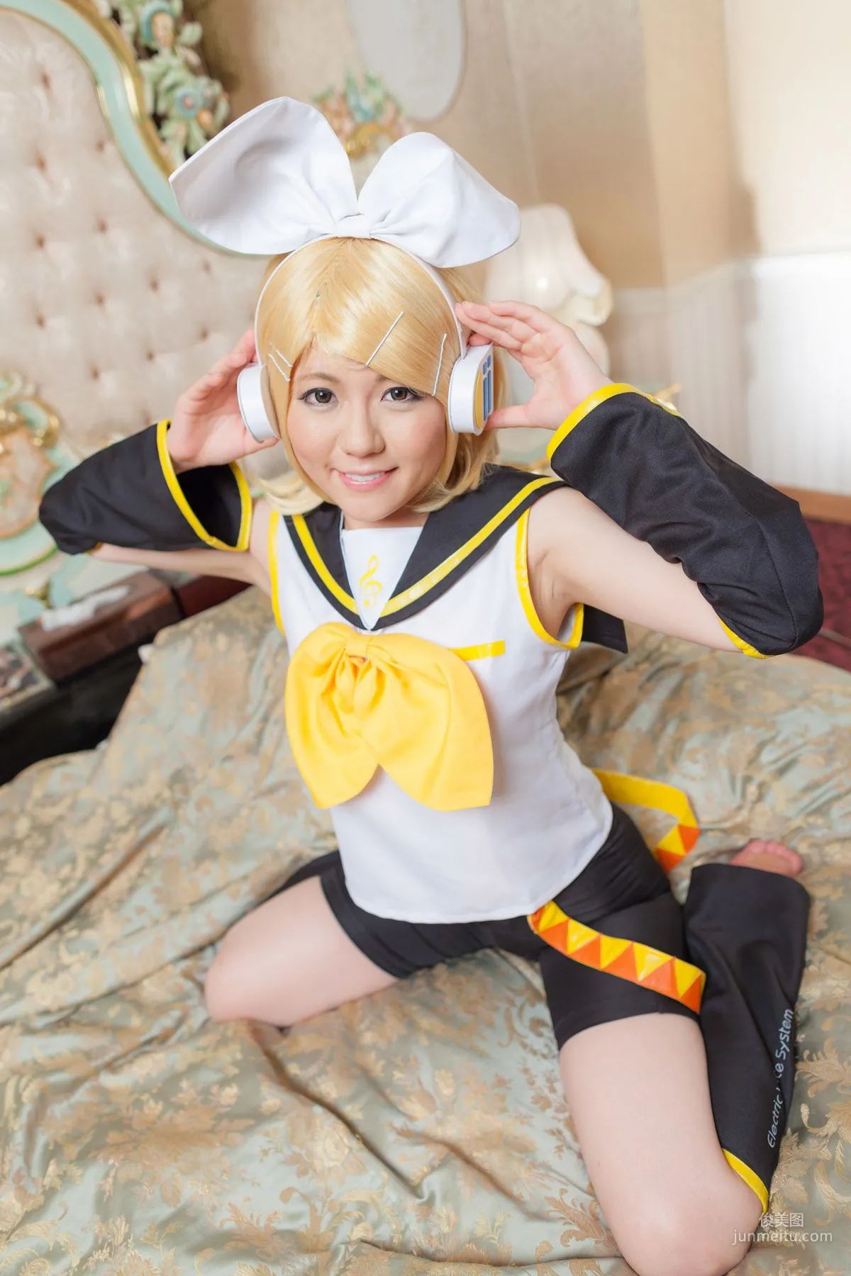 Mai Araki, VOCALOID Kagamine Rin [Cosplay Collection] Photo Set photo 12