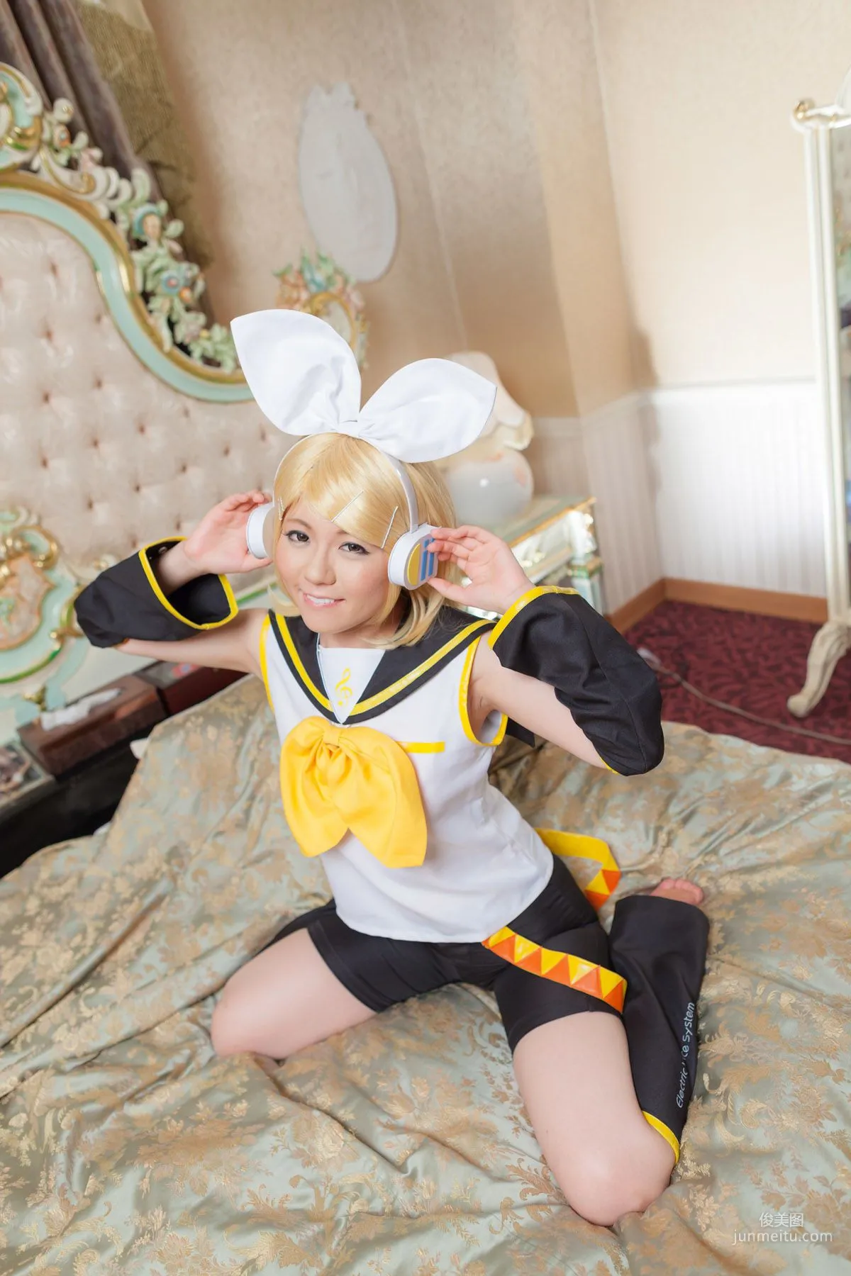 Mai Araki, VOCALOID Kagamine Rin [Cosplay Collection] Photo Set photo 15