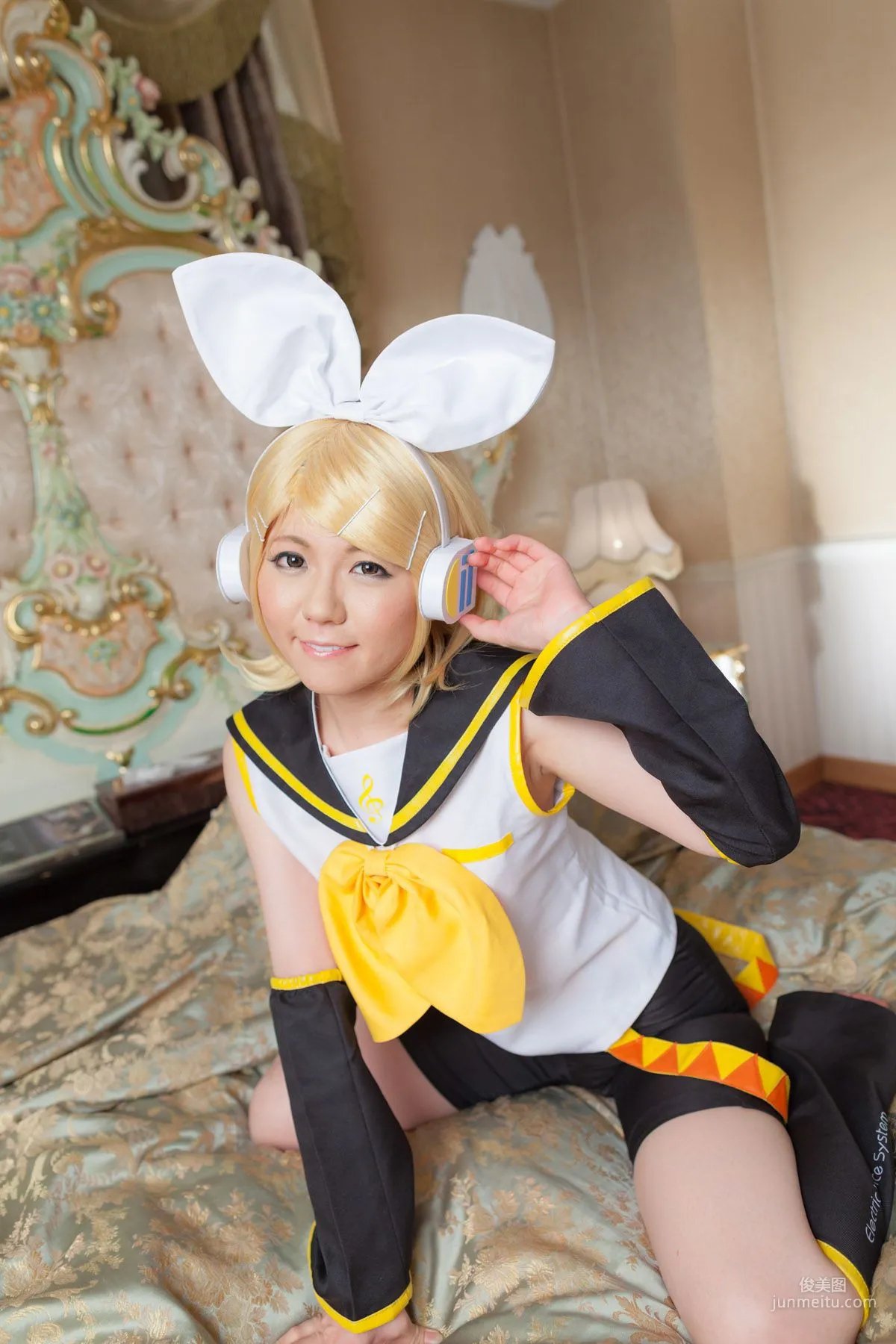 Mai Araki, VOCALOID Kagamine Rin [Cosplay Collection] Photo Set photo 26