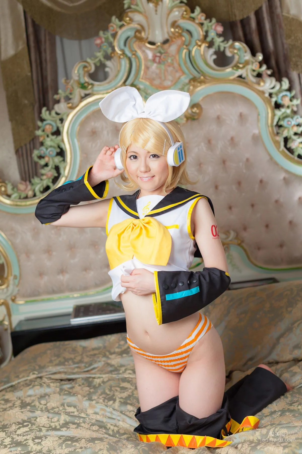 Mai Araki, VOCALOID Kagamine Rin [Cosplay Collection] Photo Set photo 76