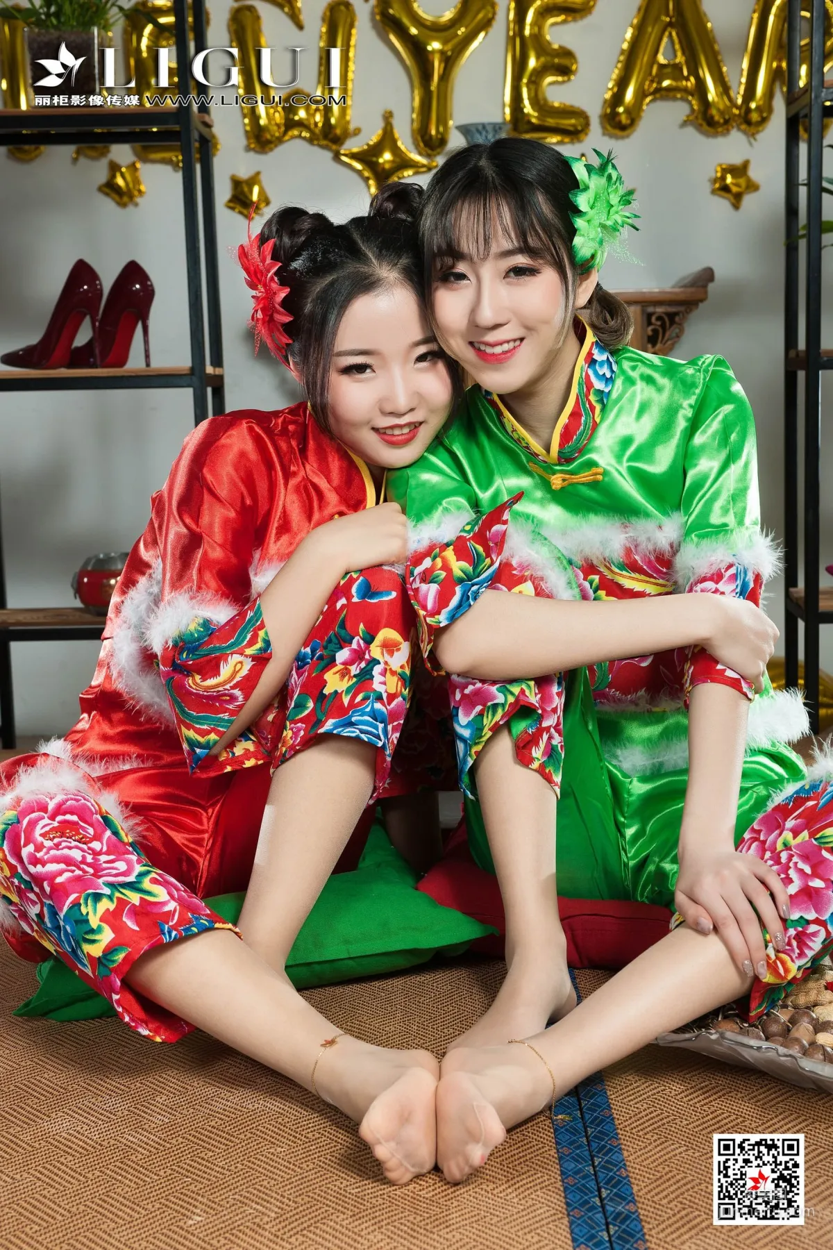 媛媛&魚妹《新春絲足福利》 [麗櫃Ligui] 網絡麗人 寫真集 48