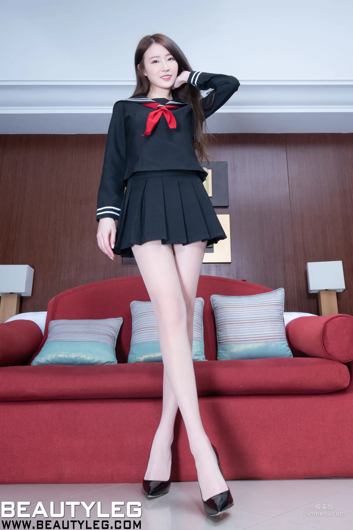 Leg Model Lia Yang Siyuan 'Sailor Uniform + Stockings Legs' [Beautyleg] No.1719 Photo Set photo 3