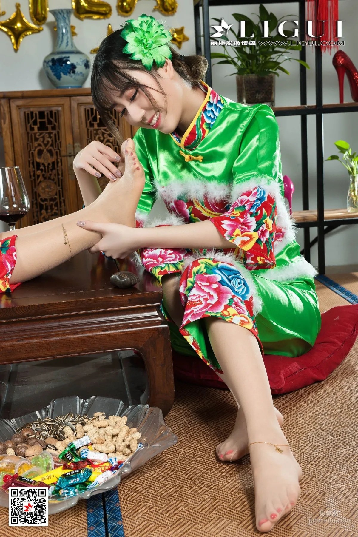 媛媛&魚妹《新春絲足福利》 [麗櫃Ligui] 網絡麗人 寫真集 45