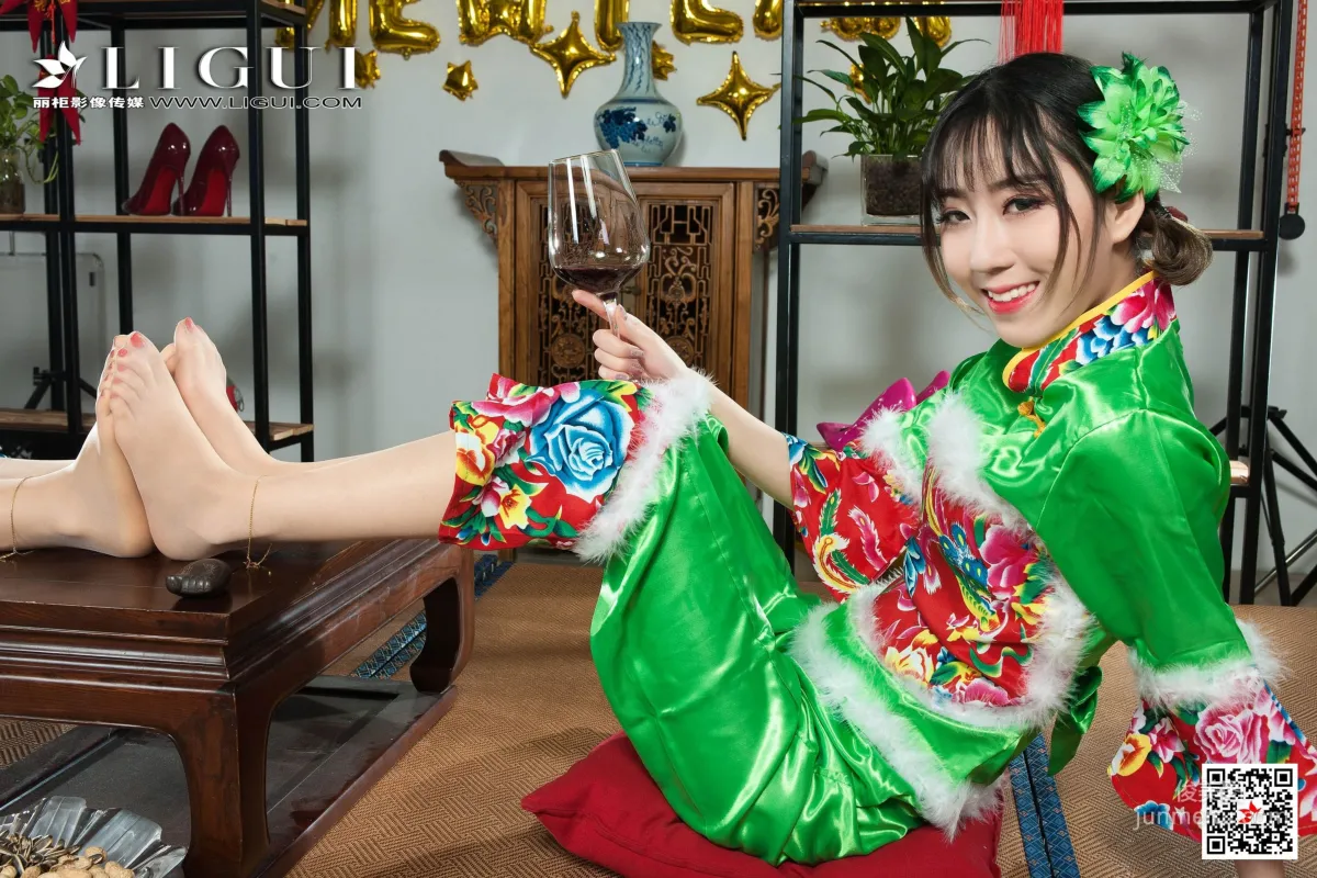 媛媛&魚妹《新春絲足福利》 [麗櫃Ligui] 網絡麗人 寫真集 69