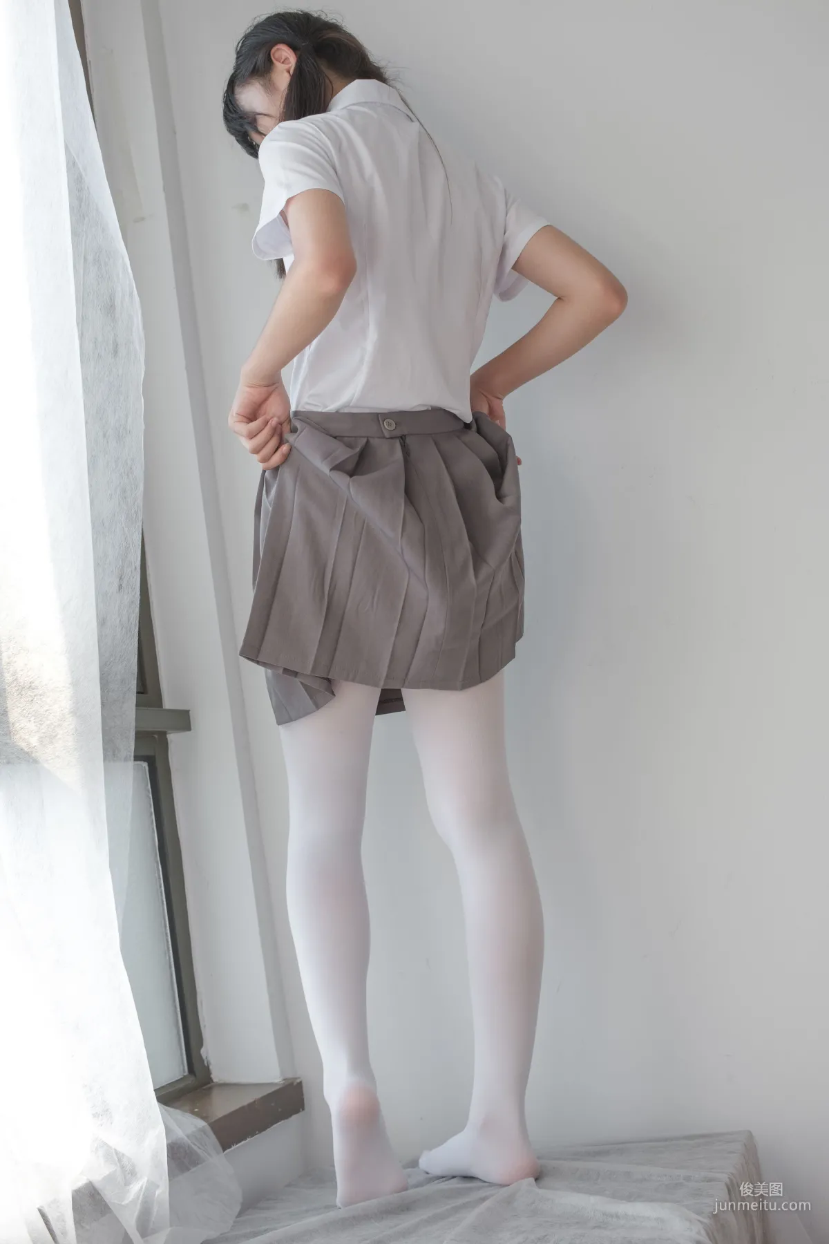 玩手机的白丝少女 [森萝财团] [BETA-029] 写真集89