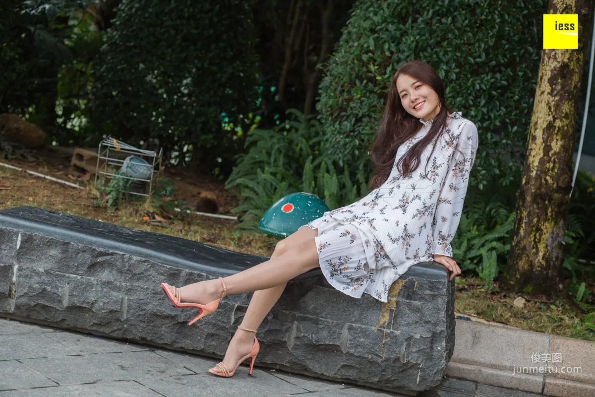腿模婉萍 《婉萍飘飘仙女裙》 [异思趣向IESS] 写真集10