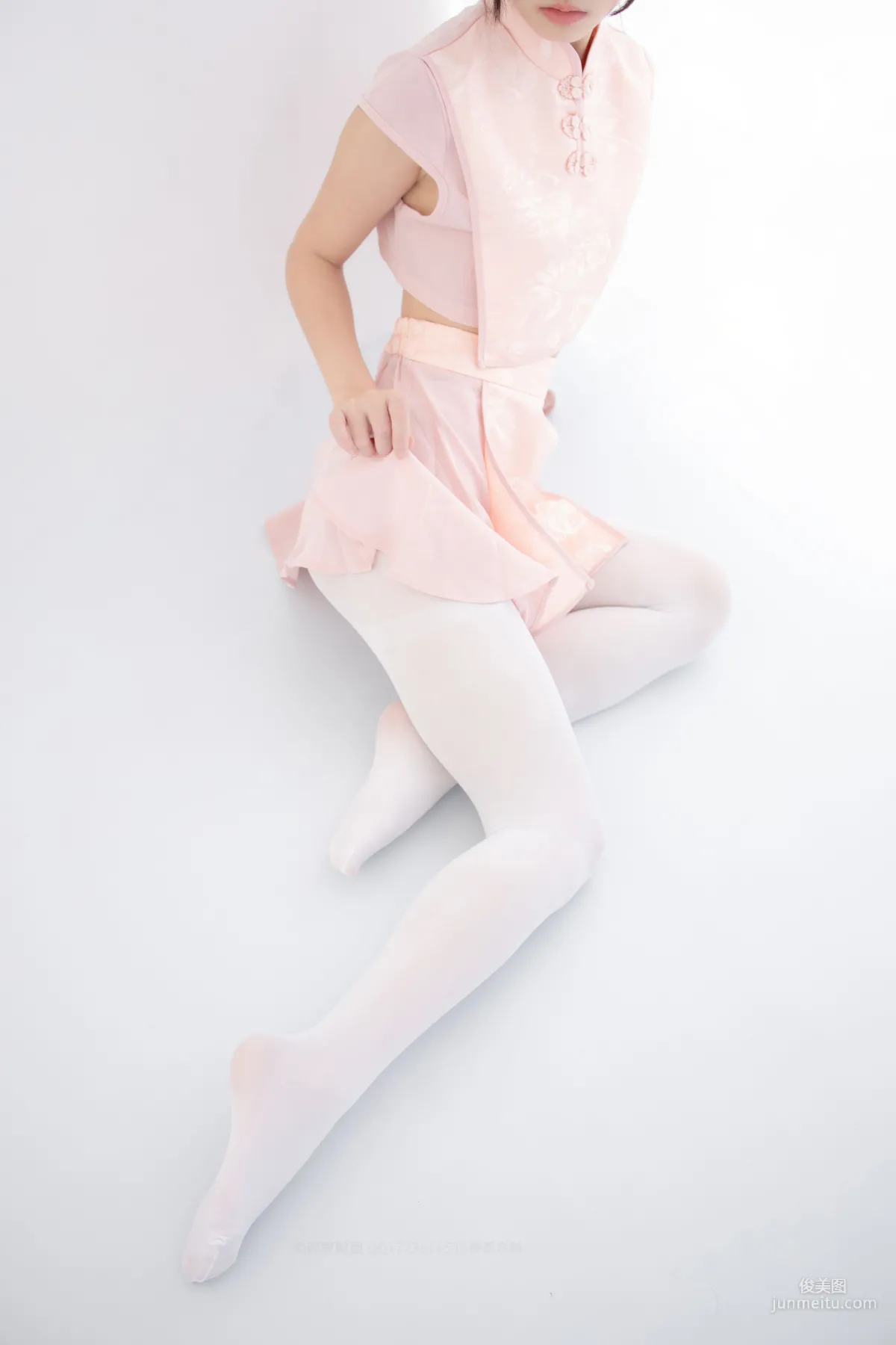 80D白丝踩物 [森萝财团] [X-052] 写真集12