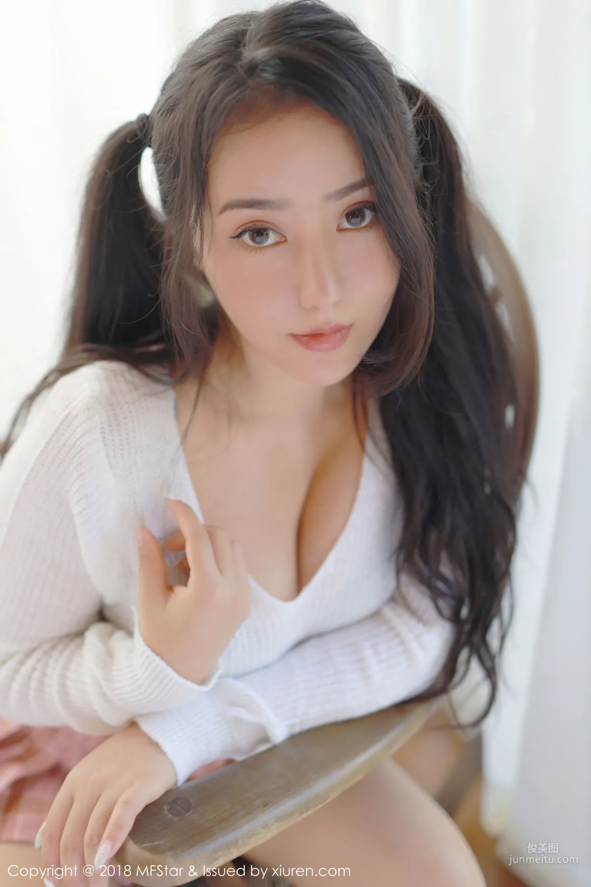 Ma Luna 'Glasses OL + Incomparable Curves Temptation' [MFStar] Vol.168 Photo Set photo 35