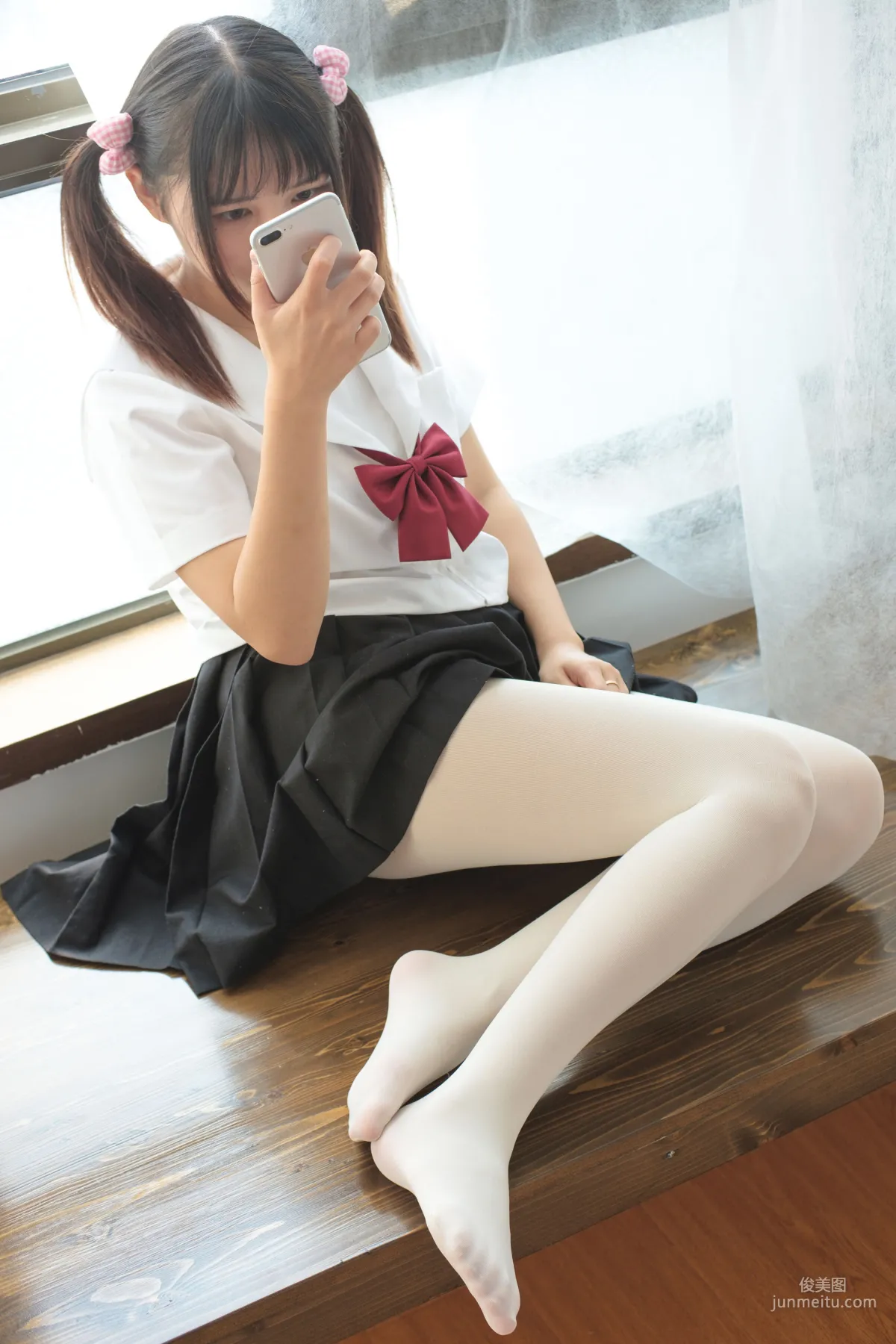 白丝美足学生装萝莉 [森萝财团] [BETA-028] 写真集49