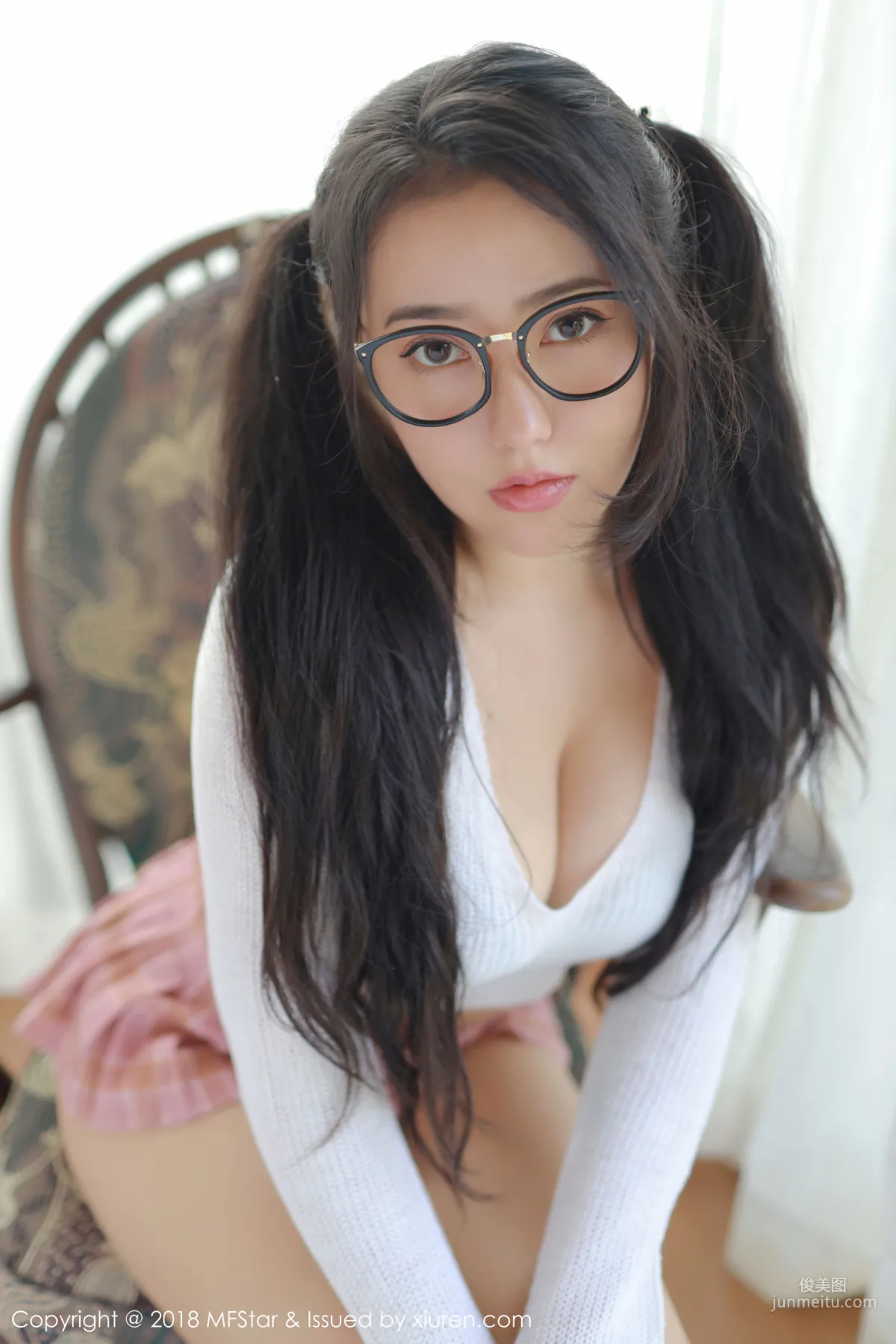 Ma Luna 'Glasses OL + Incomparable Curves Temptation' [MFStar] Vol.168 Photo Set photo 4