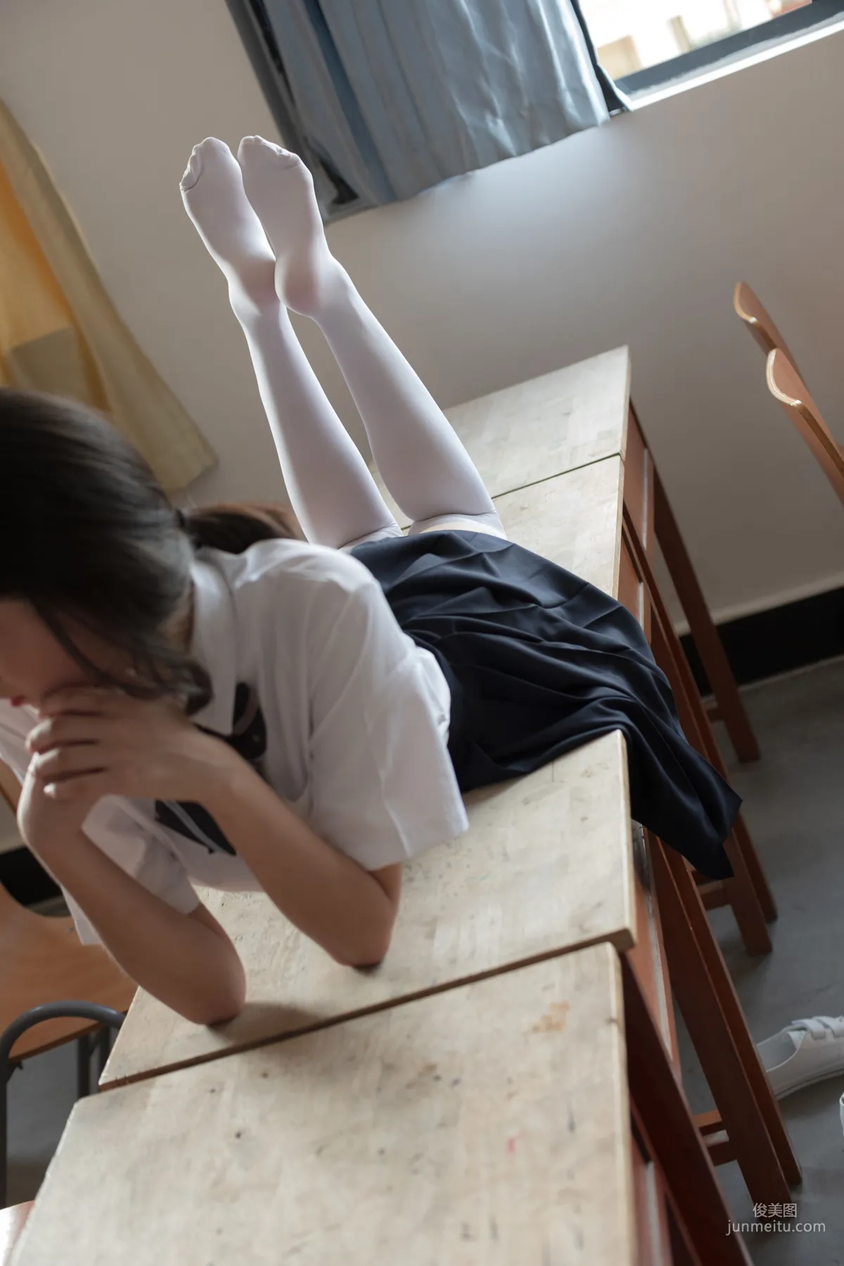 教室里的JK白丝少女 [森萝财团] [BETA-022] 写真集35