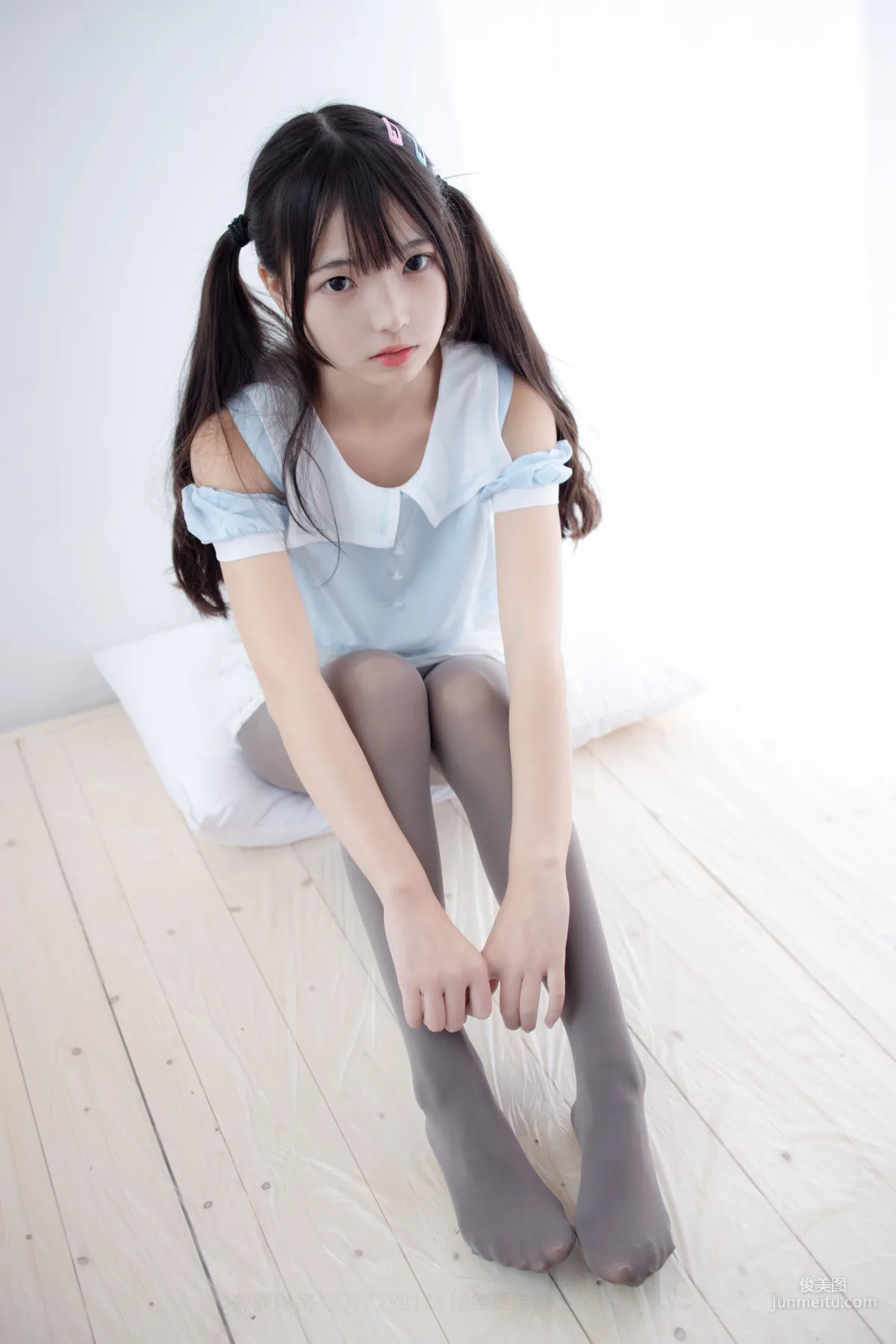 80D灰丝踩物 [森萝财团] [X-054] 写真集12