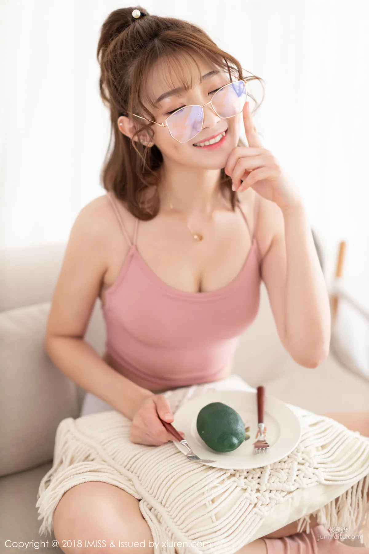 Model @Bowie Baoer Skin Like Condensed Cream, Blushing Shy Face [IMISS] Vol.315 Photo Set photo 14