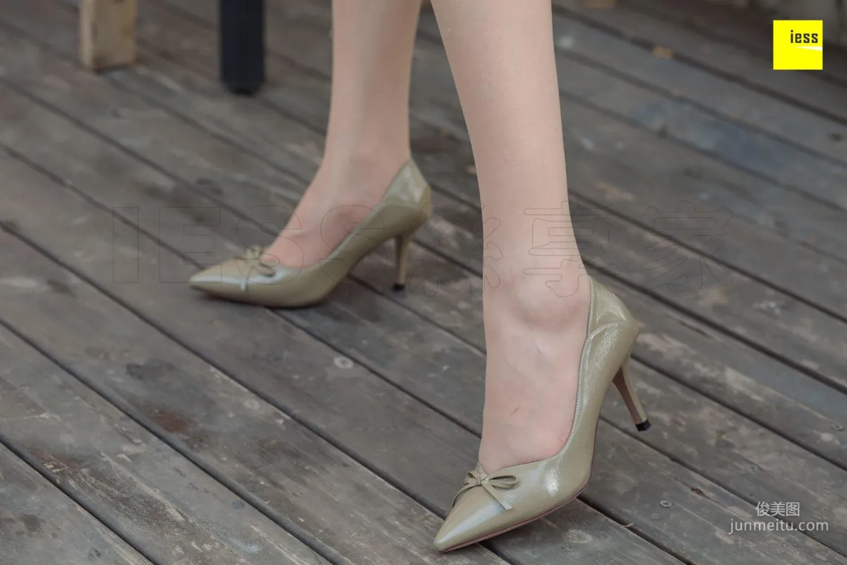 Model Yun Zhi Yun Zhi Balcony Short Skirt [IESS] Silk Legs Photo Set photo 3