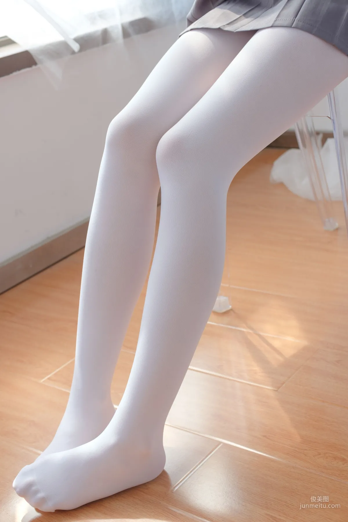 玩手机的白丝少女 [森萝财团] [BETA-029] 写真集9