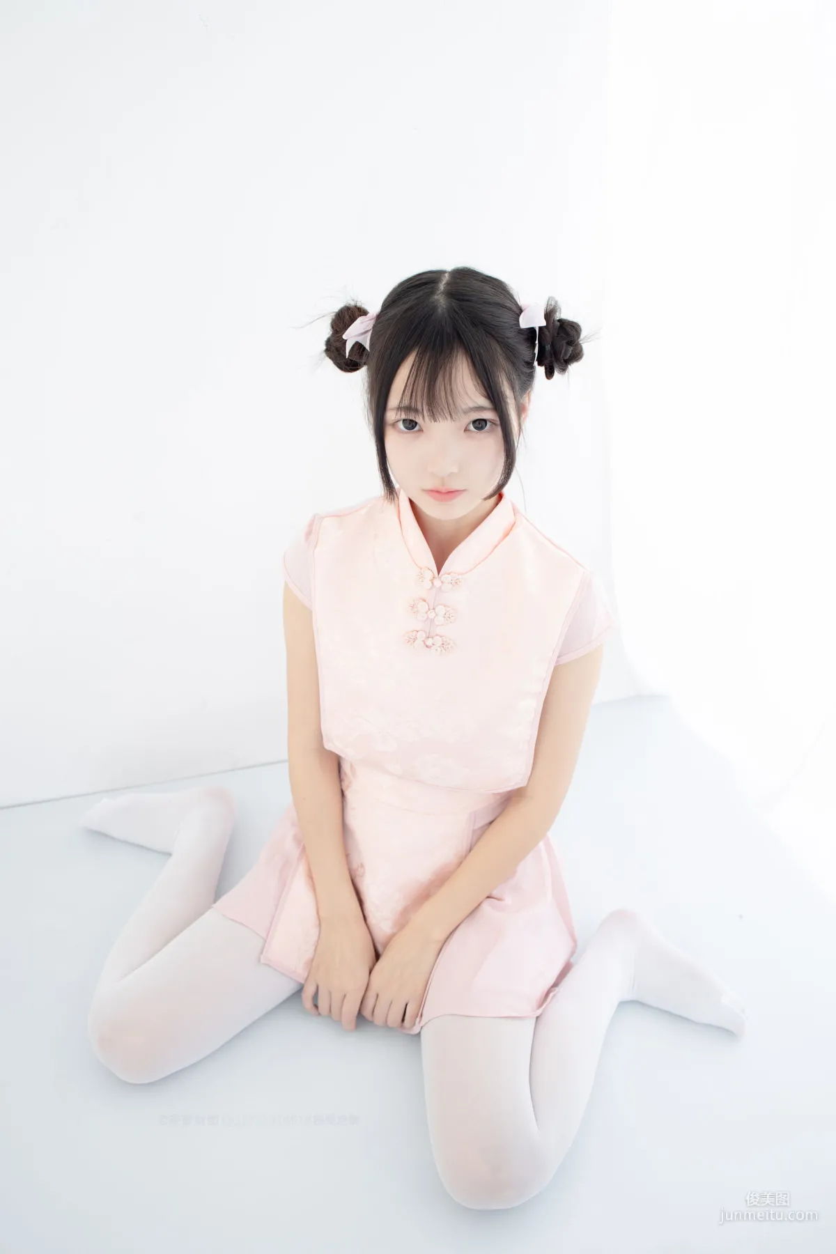 80D白丝踩物 [森萝财团] [X-052] 写真集4