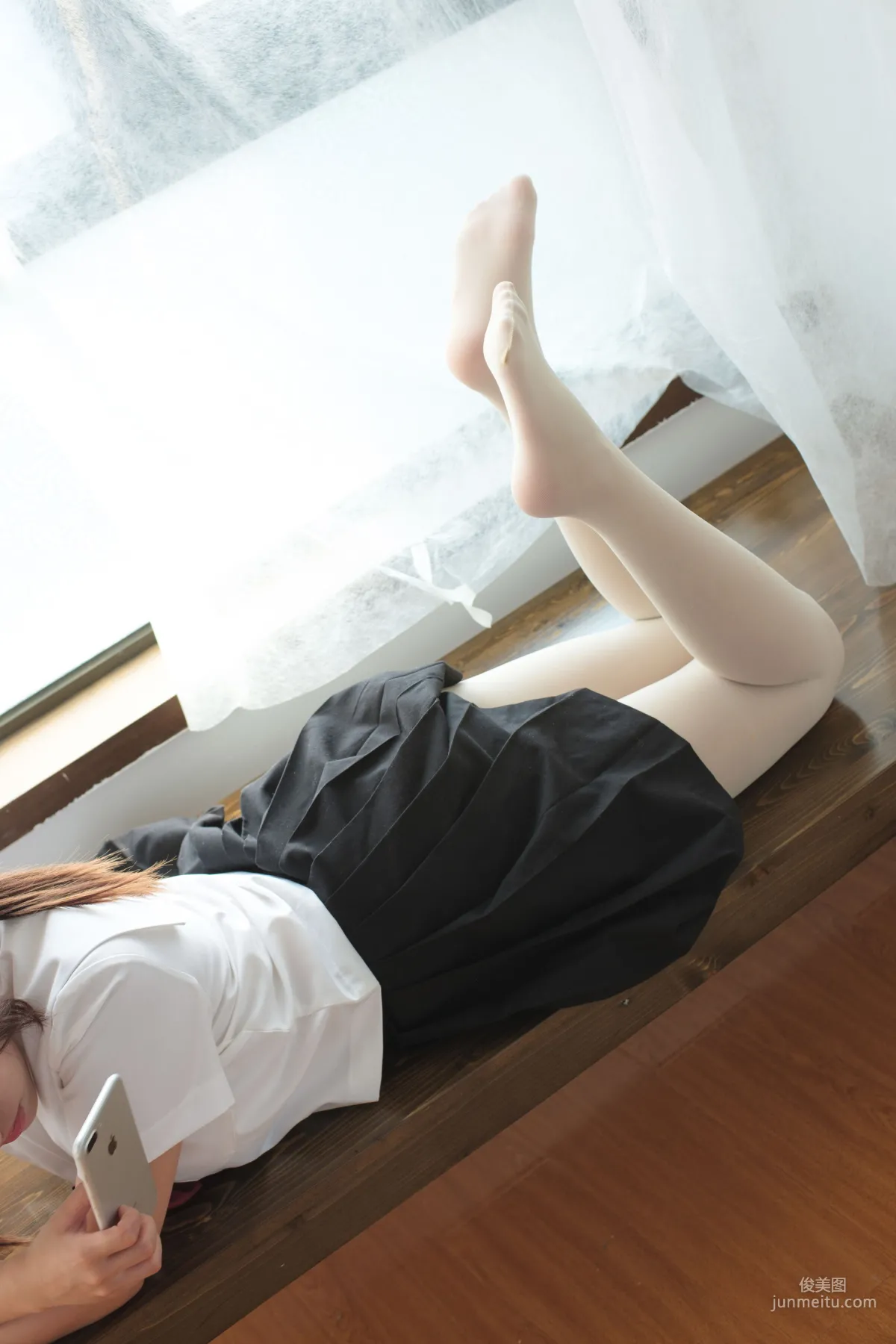 白丝美足学生装萝莉 [森萝财团] [BETA-028] 写真集52
