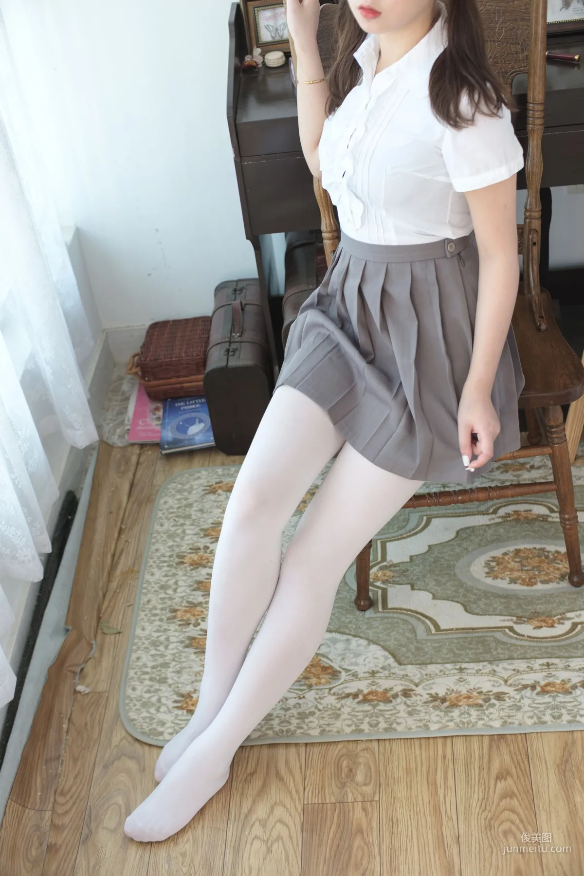 白丝美少女 [森萝财团] [BETA-020] 写真集3