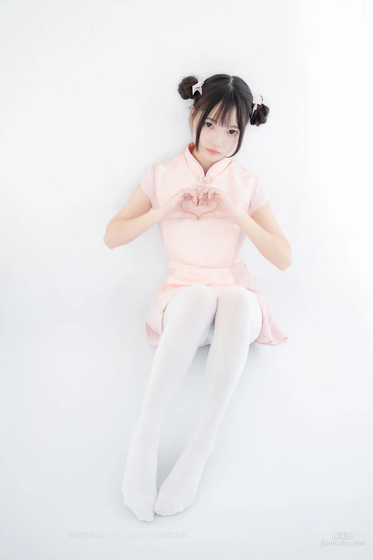 80D白丝踩物 [森萝财团] [X-052] 写真集10