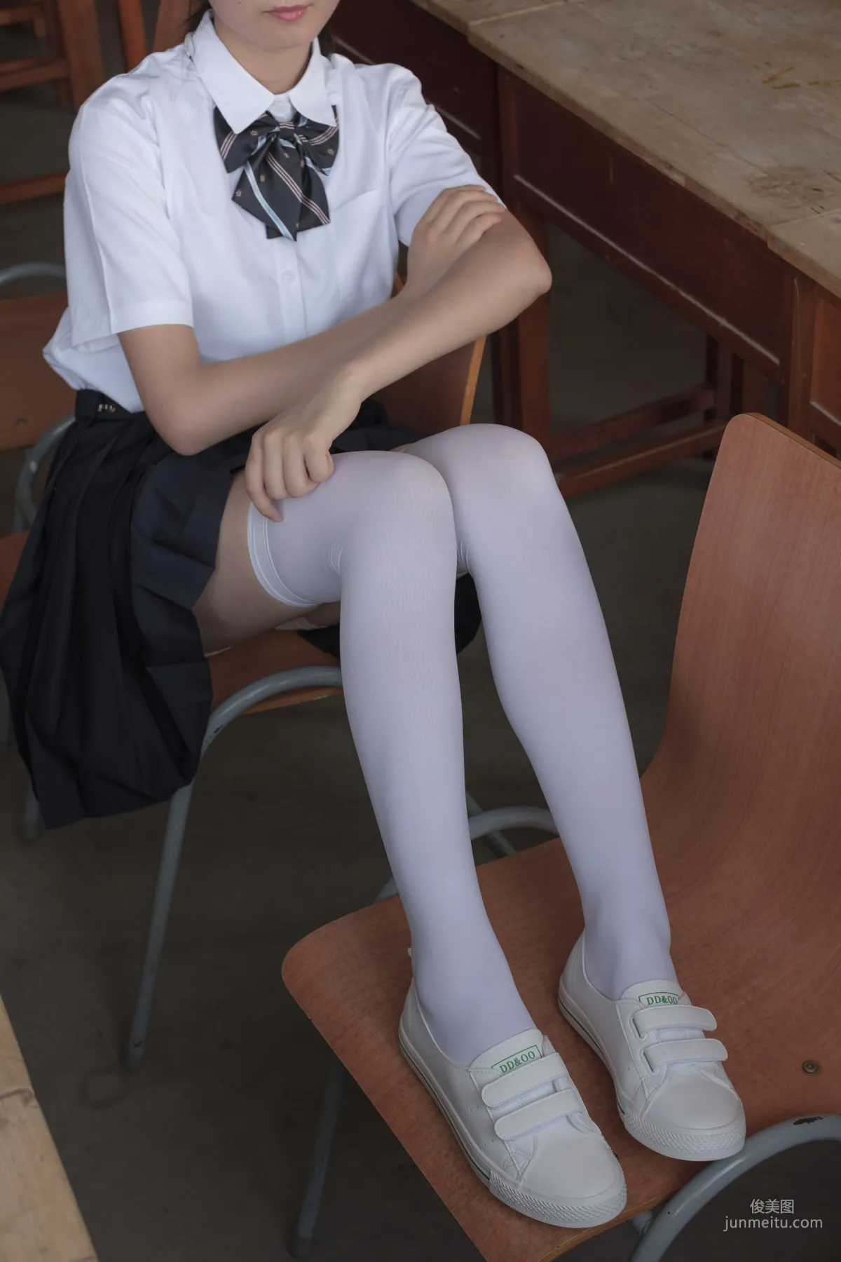 教室裡的JK白絲少女 [森蘿财團] [BETA-022] 寫真集 2