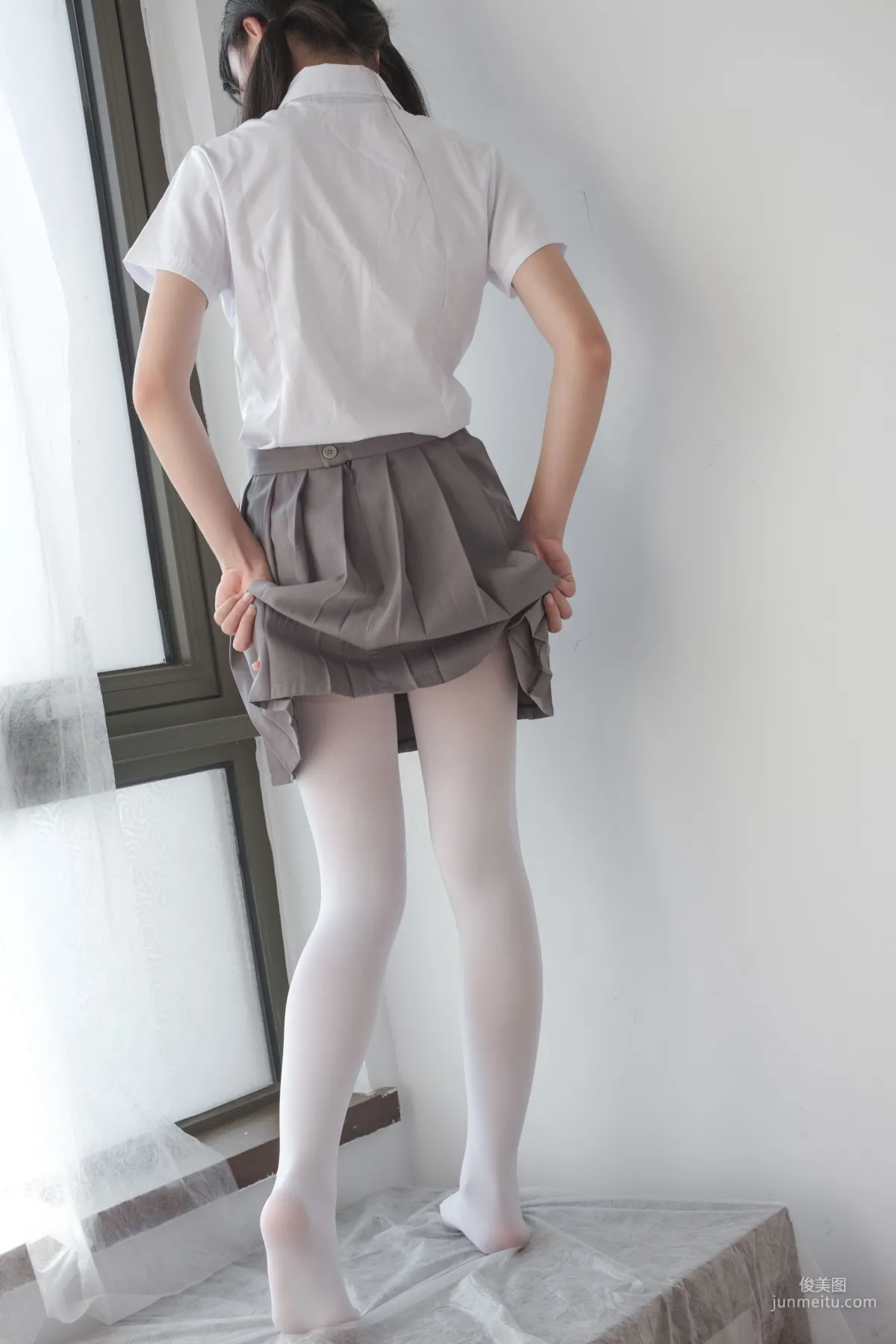 玩手机的白丝少女 [森萝财团] [BETA-029] 写真集92