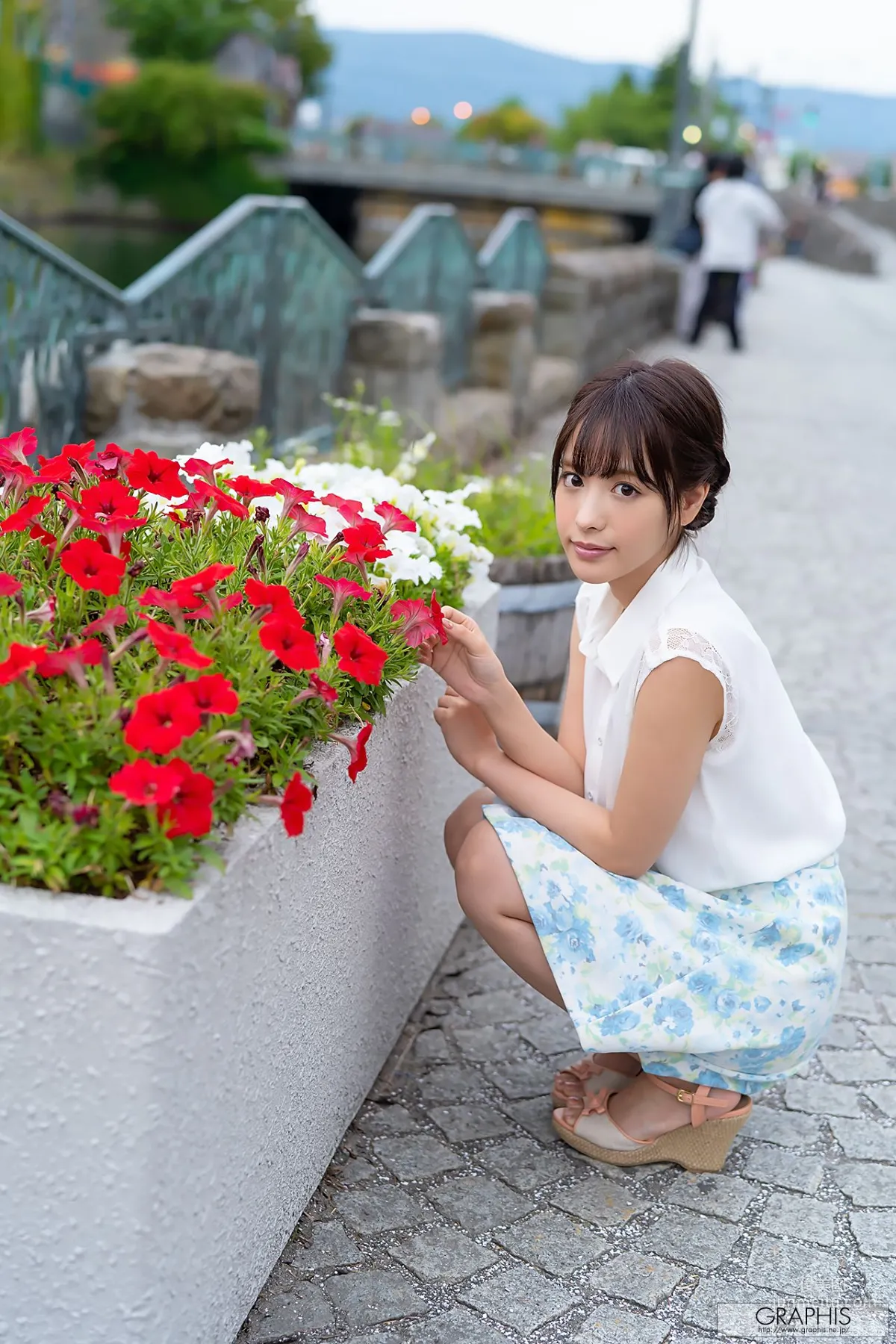 Kana Momonogi, Sign, [Graphis] WINTER SPECIAL 2018 Photo Set photo 44