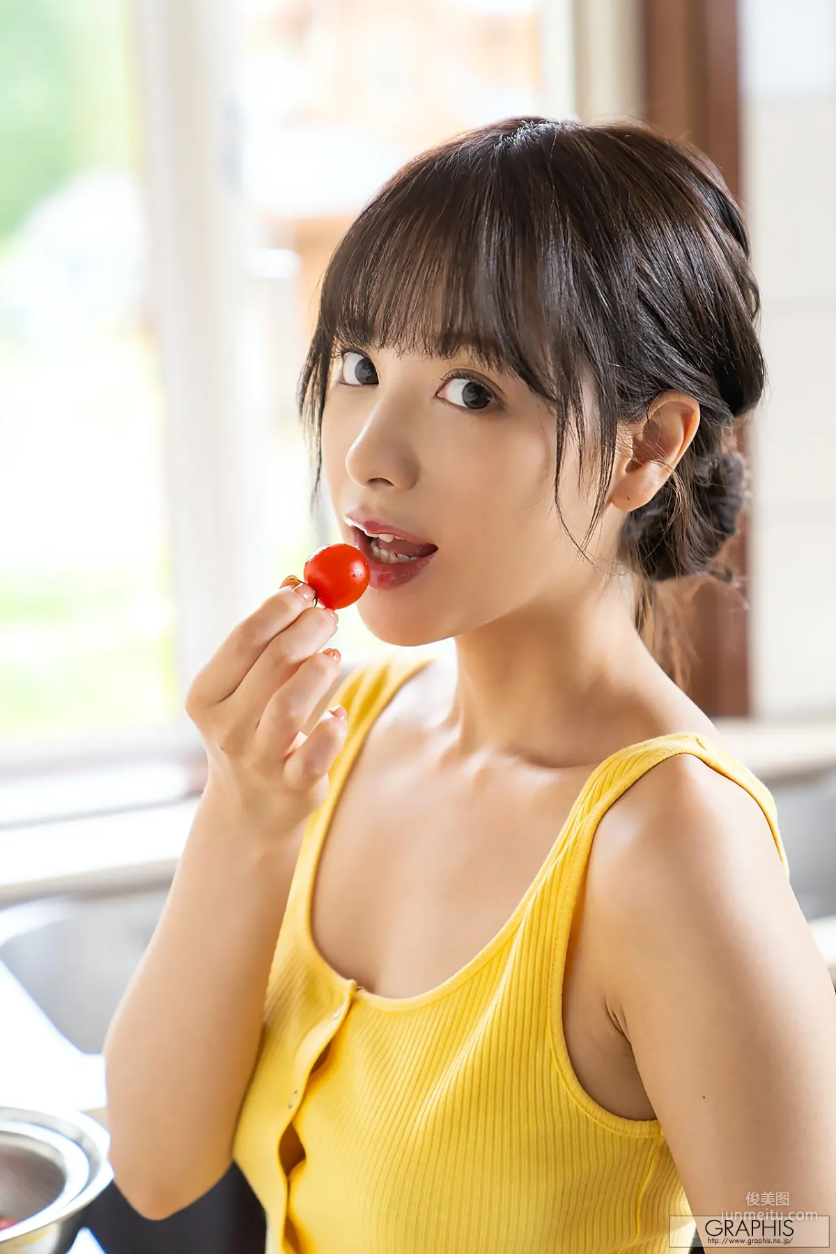 Kana Momonogi, Sign, [Graphis] WINTER SPECIAL 2018 Photo Set photo 15