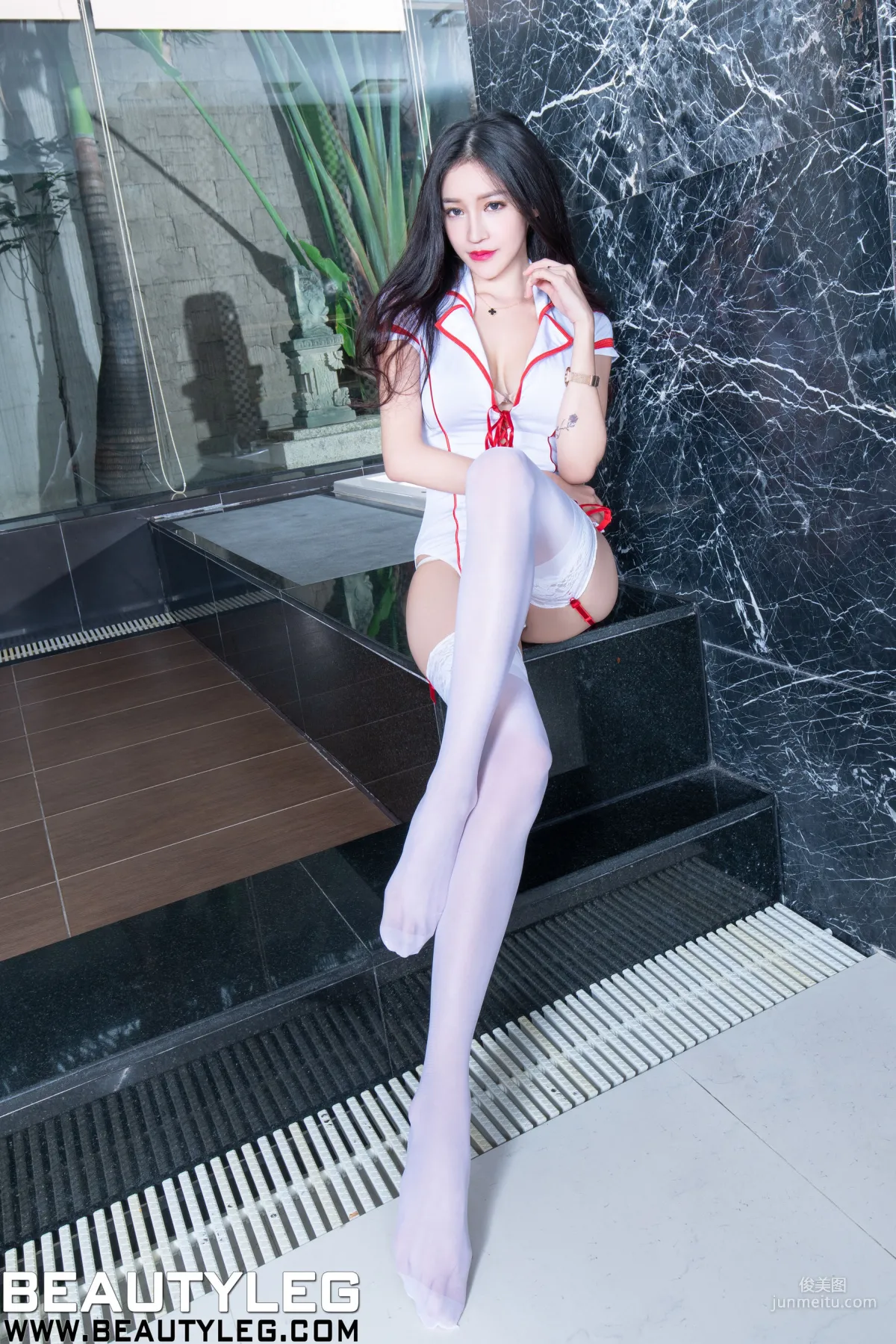 Avril Zhan Beautiful Legs Uniform + Suspender White Stockings [Beautyleg] No.1742 Photo Set photo 22